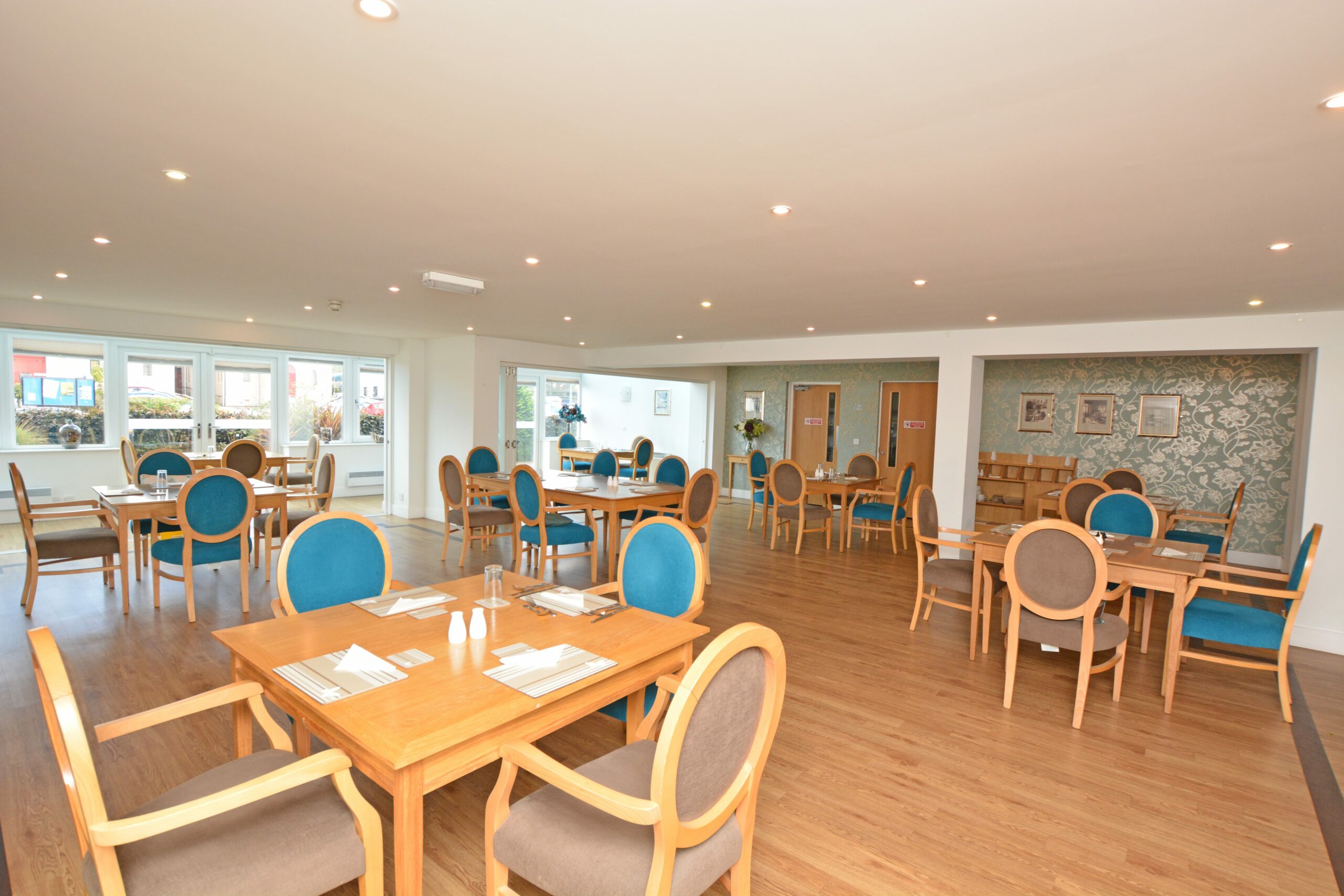 15 Hilltree Court, 96 Fenwick Road, Giffnock Corum Property