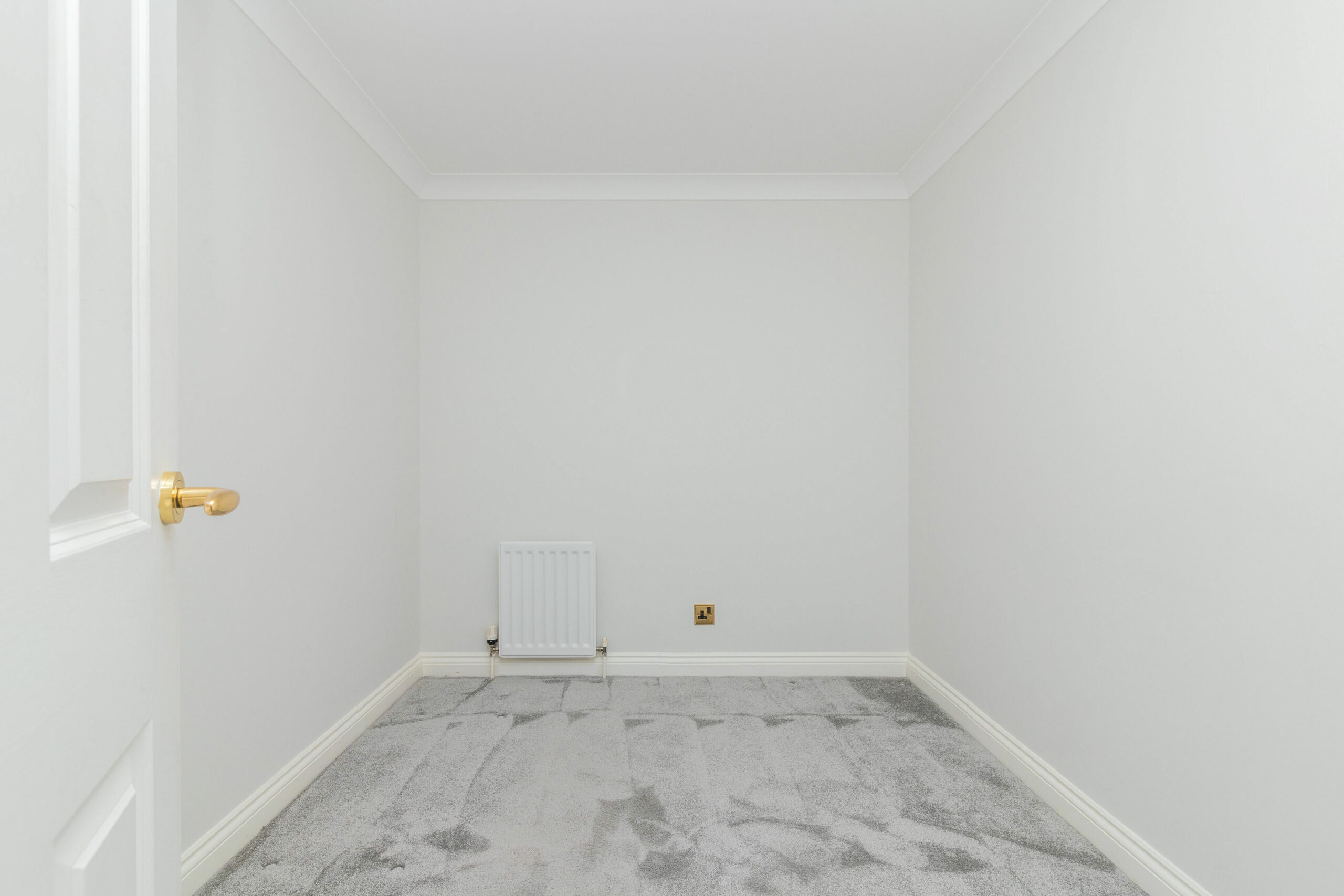 The Hollows, Ayr Road, Giffnock Corum Property