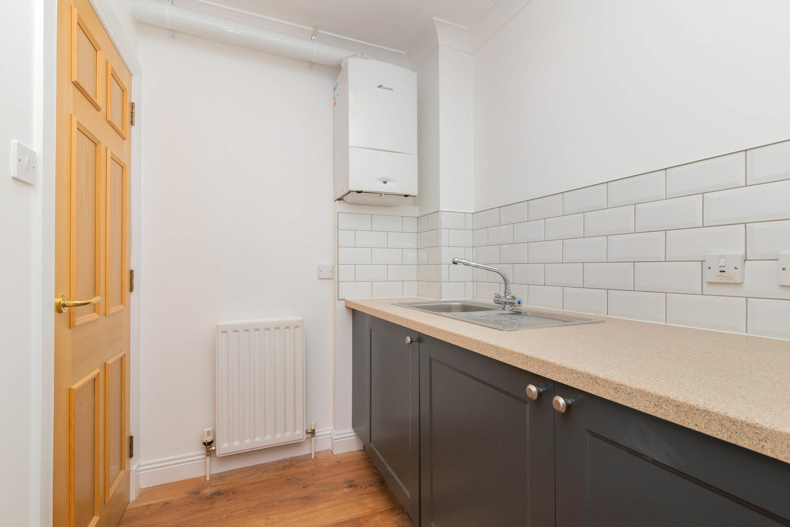 The Hollows, Ayr Road, Giffnock Corum Property