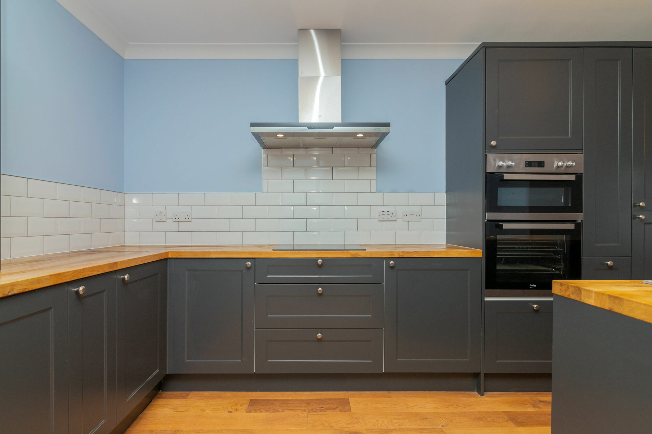 The Hollows, Ayr Road, Giffnock Corum Property