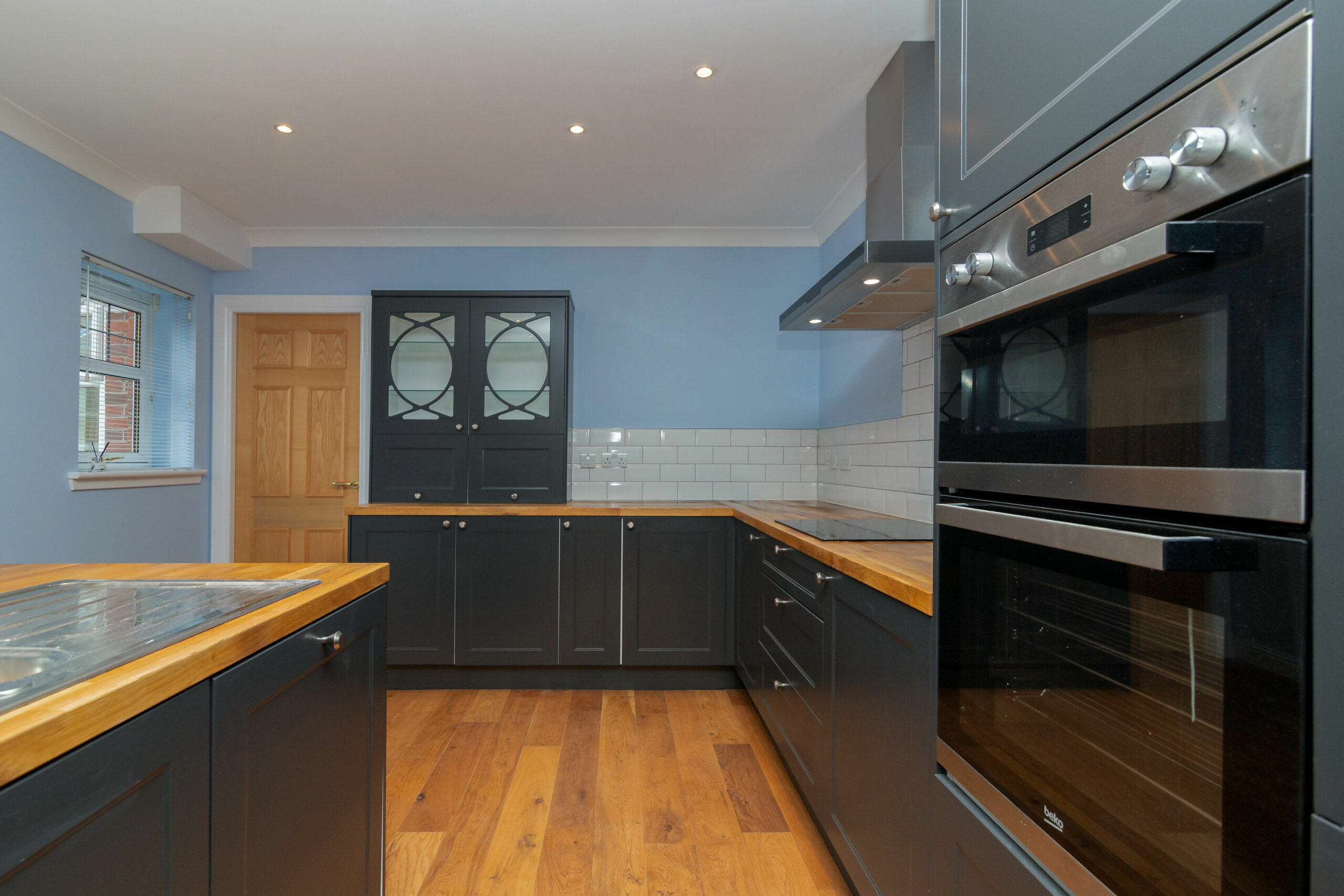 The Hollows, Ayr Road, Giffnock Corum Property