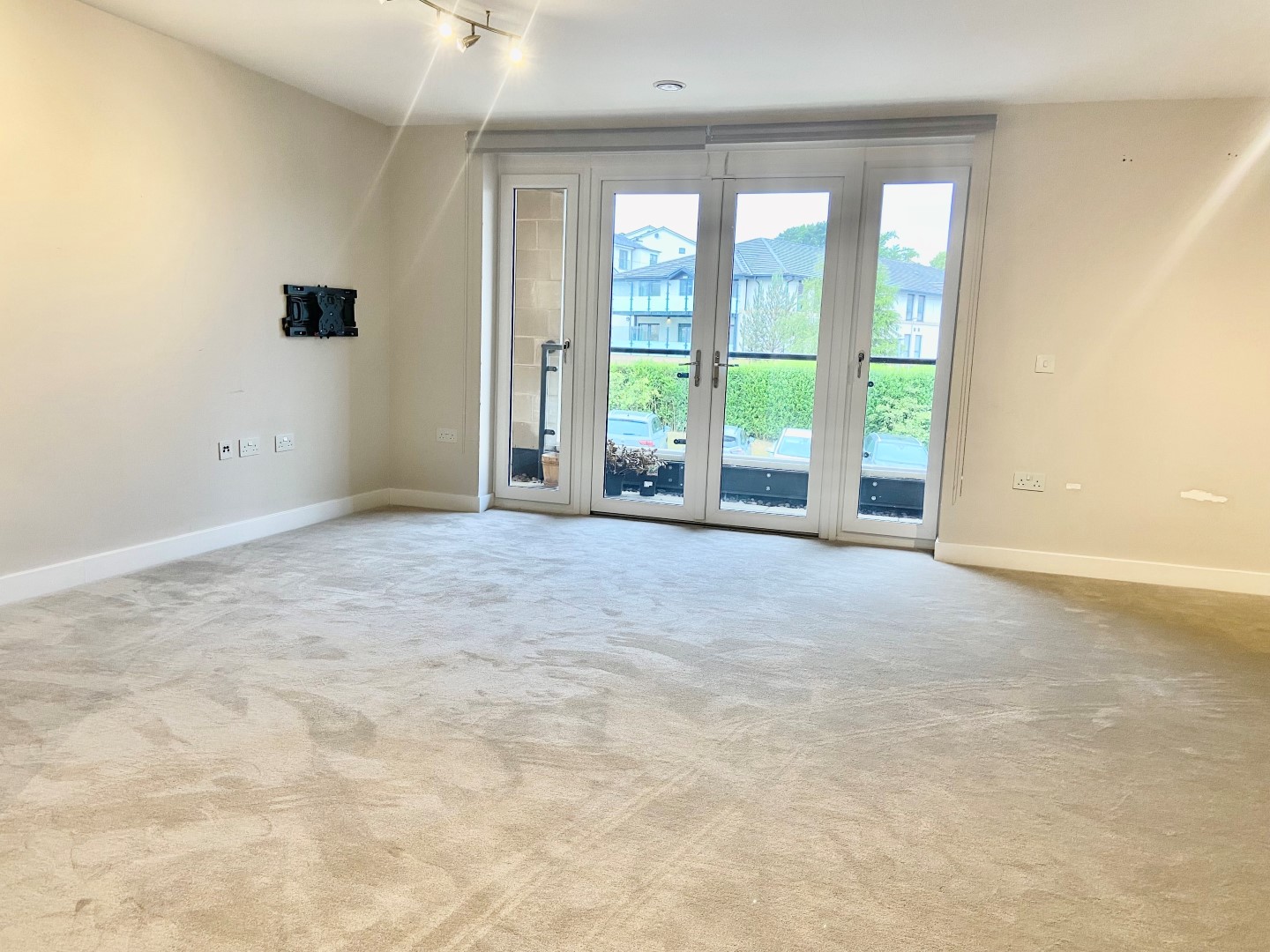 Flat 16 Westerly, Canniesburn Drive, Bearsden G61 1QS Corum Property