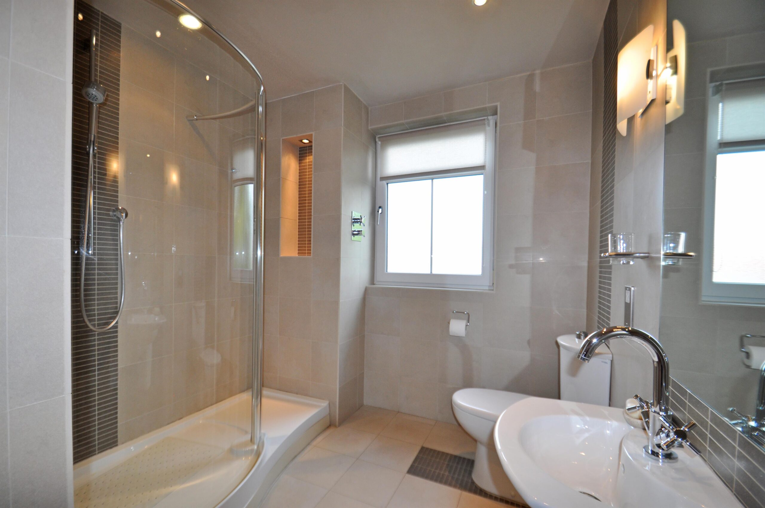 Flat 1/1, 11 Kennedy Court, Braidholm Crescent, Giffnock Corum Property