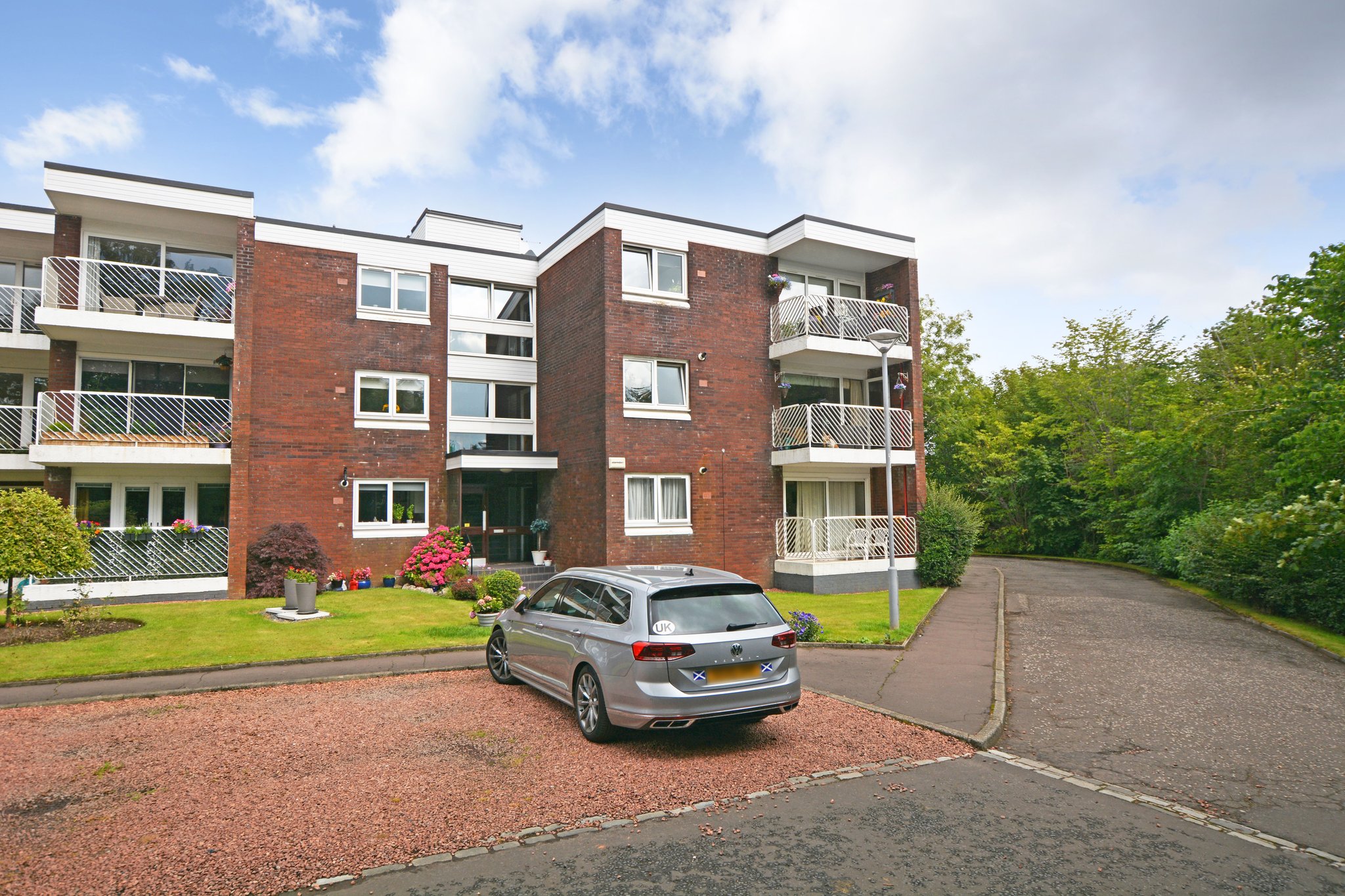 Newtonlea Avenue, Glasgow Corum Property