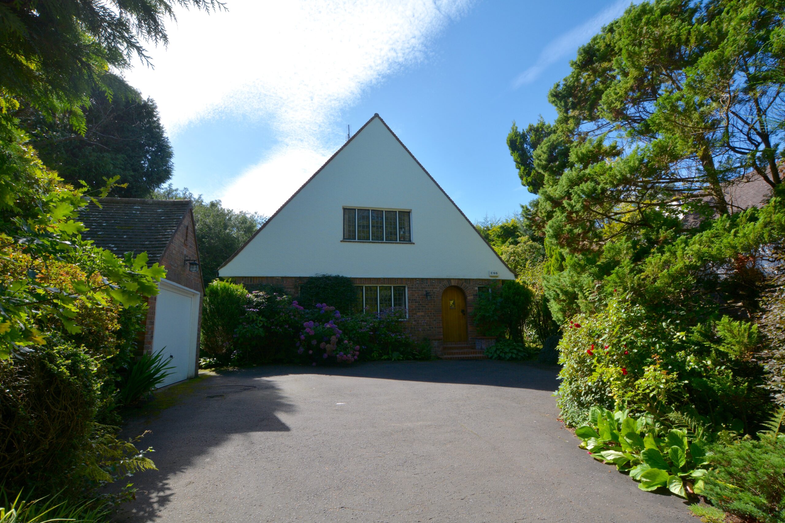 Oakshaw 13 Greenfield Avenue, Alloway, KA7 4NW Corum Property