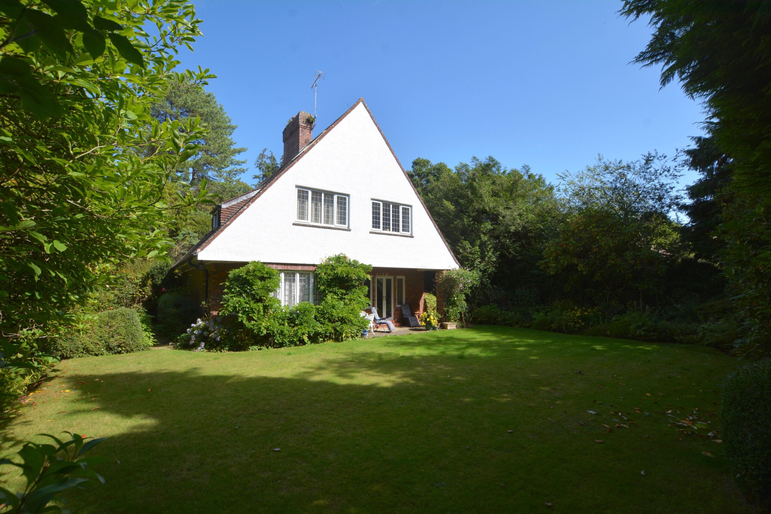 Oakshaw 13 Greenfield Avenue, Alloway, KA7 4NW Corum Property