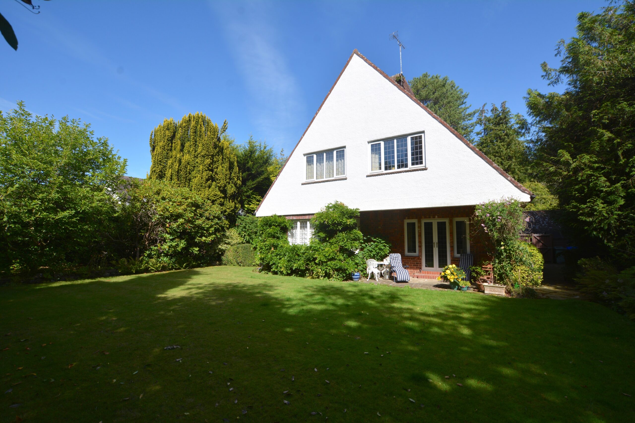 Oakshaw 13 Greenfield Avenue, Alloway, KA7 4NW Corum Property
