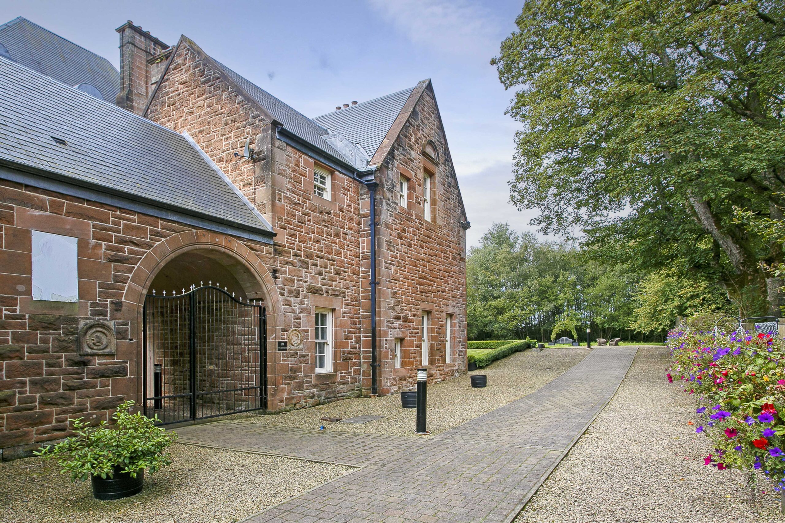 The Courtyard, 20 Ballochmyle House, Mauchline, KA5 6JZ Corum Property