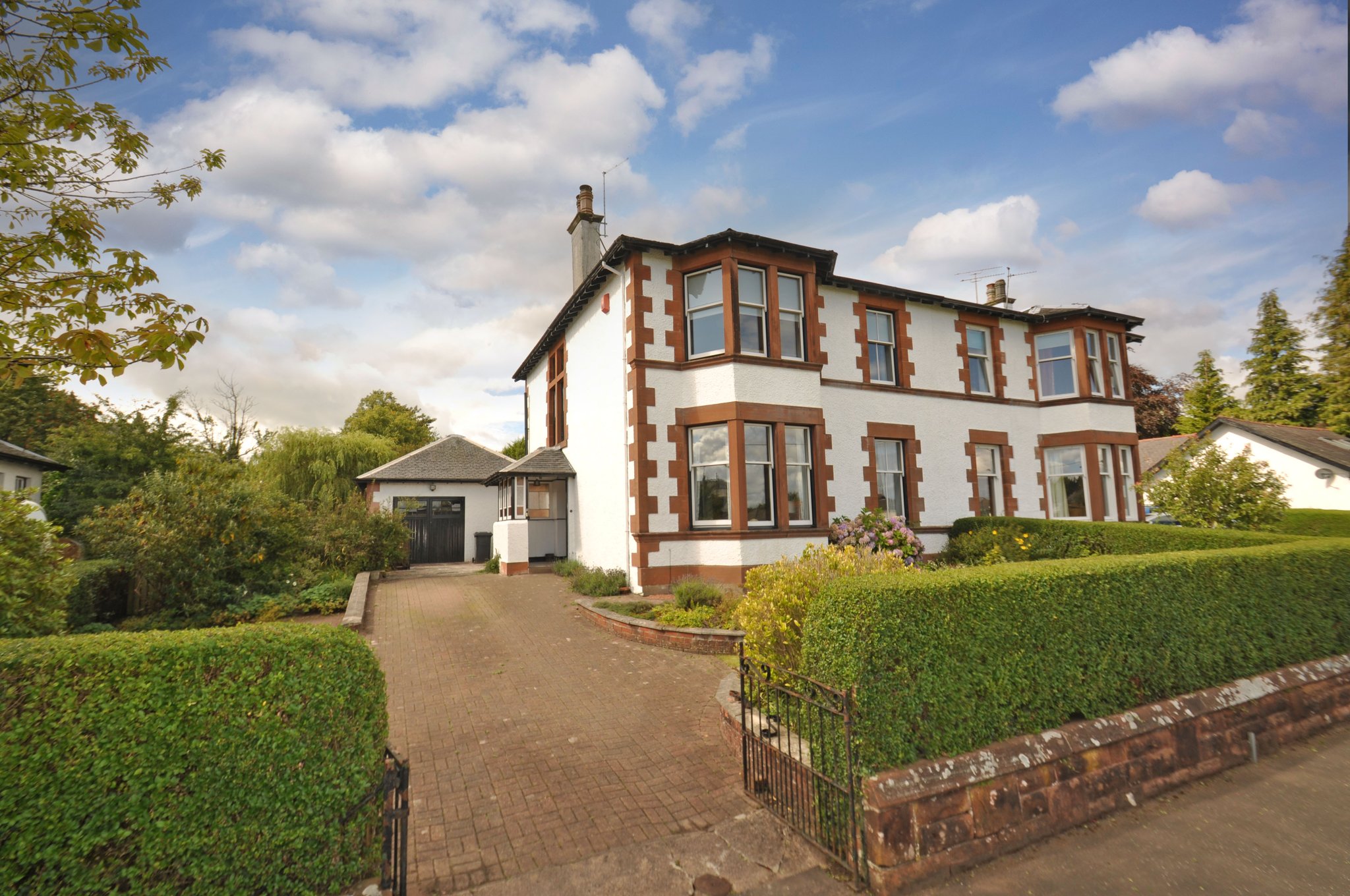 5 Percy Drive, Giffnock Corum Property