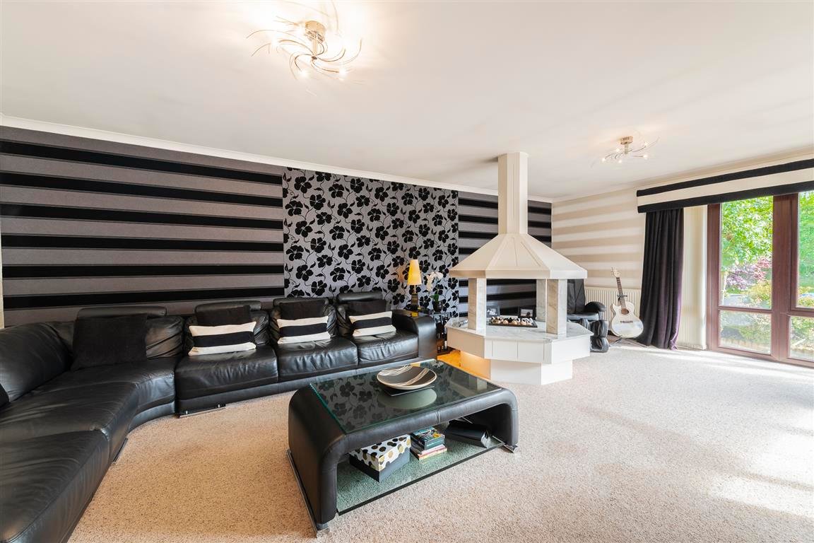 29 Brouster Hill, East Kilbride Corum Property