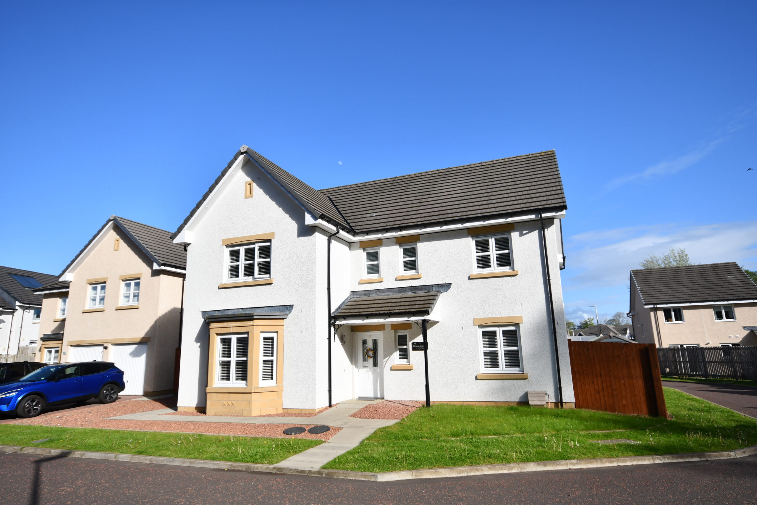 17 Chapelton Crescent, Alloway, KA7 4US Corum Property