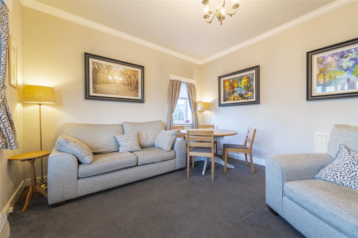 19 Mearns Road, Clarkston Corum Property