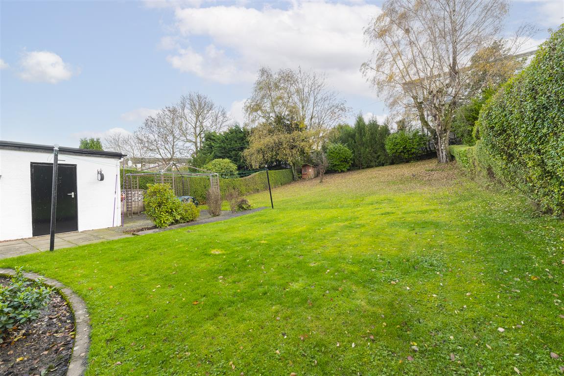 19 Mearns Road, Clarkston Corum Property