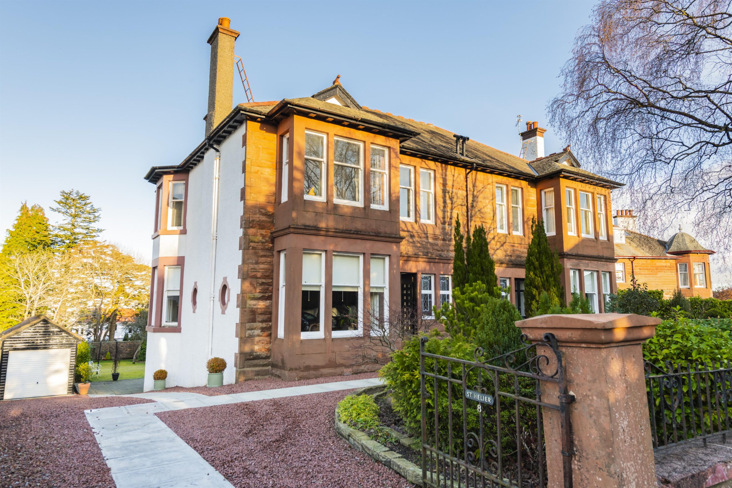 St Helier, 8 Norwood Drive, Giffnock Corum Property