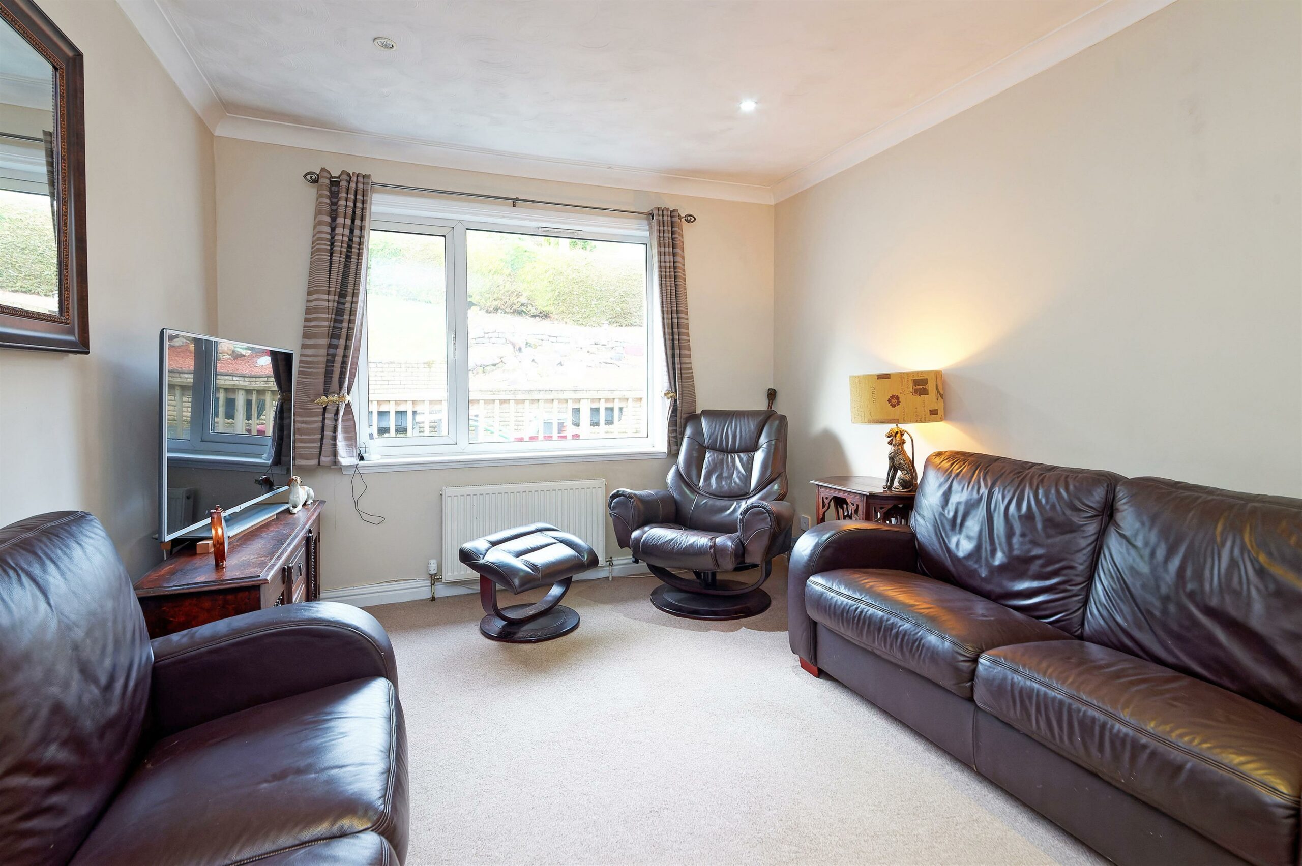 2 Hillside Grove, Barrhead Corum Property