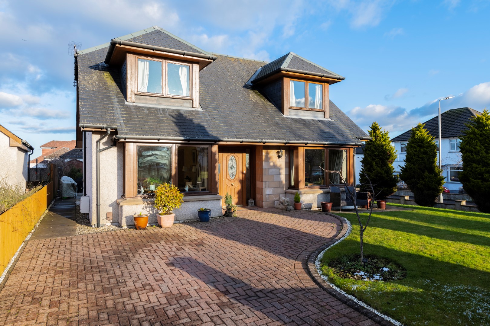 10 Braemar Crescent, Bearsden, G61 1DE Corum Property