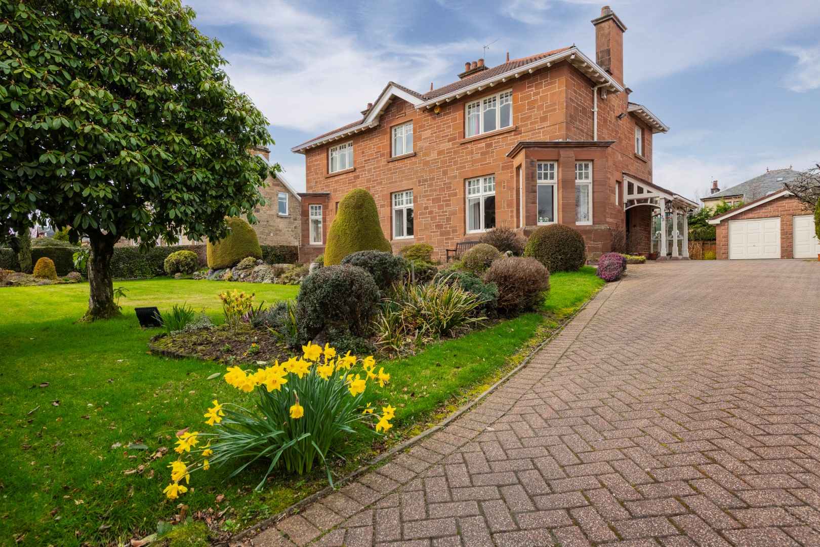 32 Thorn Road, Bearsden, G61 4BS Corum Property