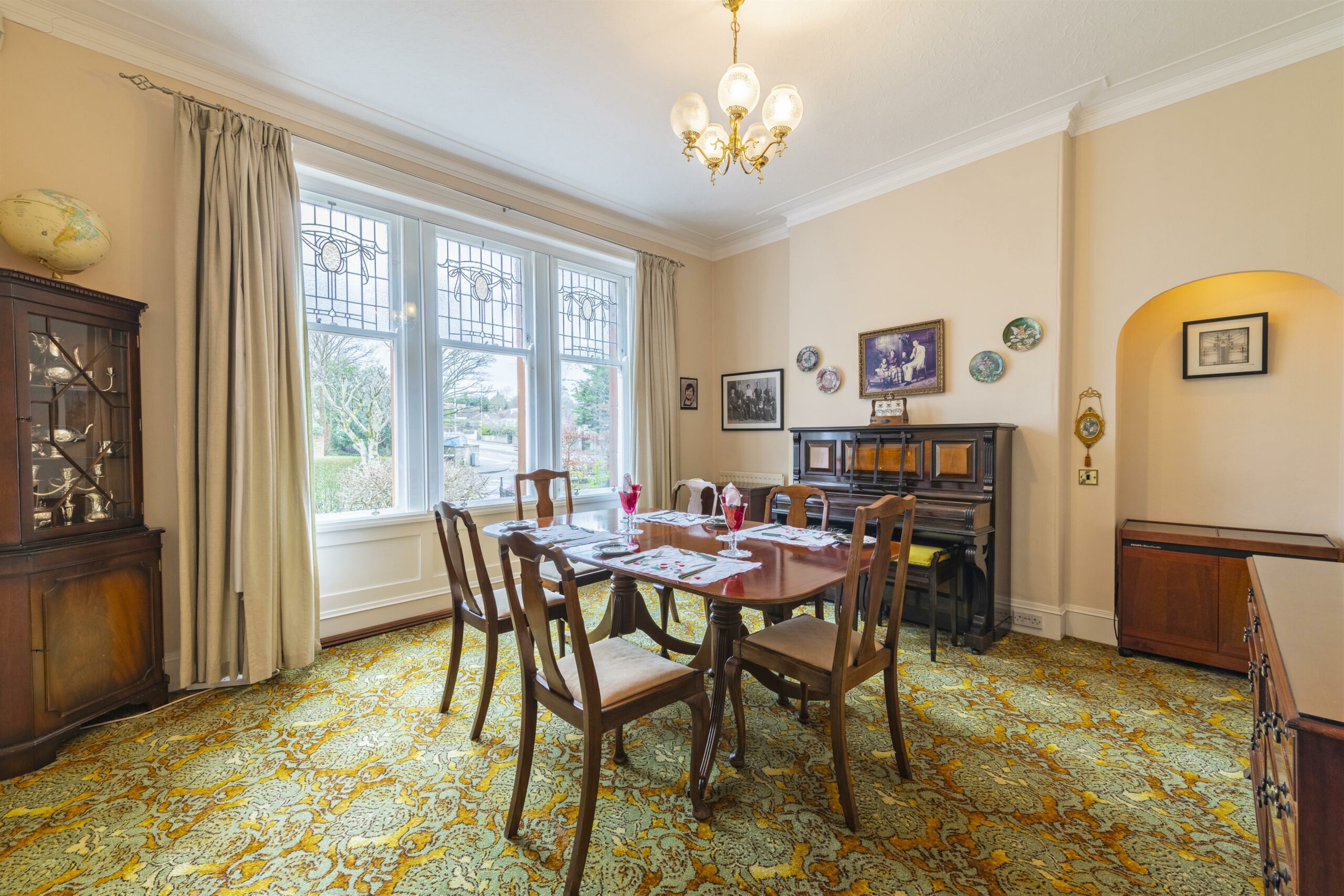 Lincludin, 1 The Grove, Giffnock Corum Property