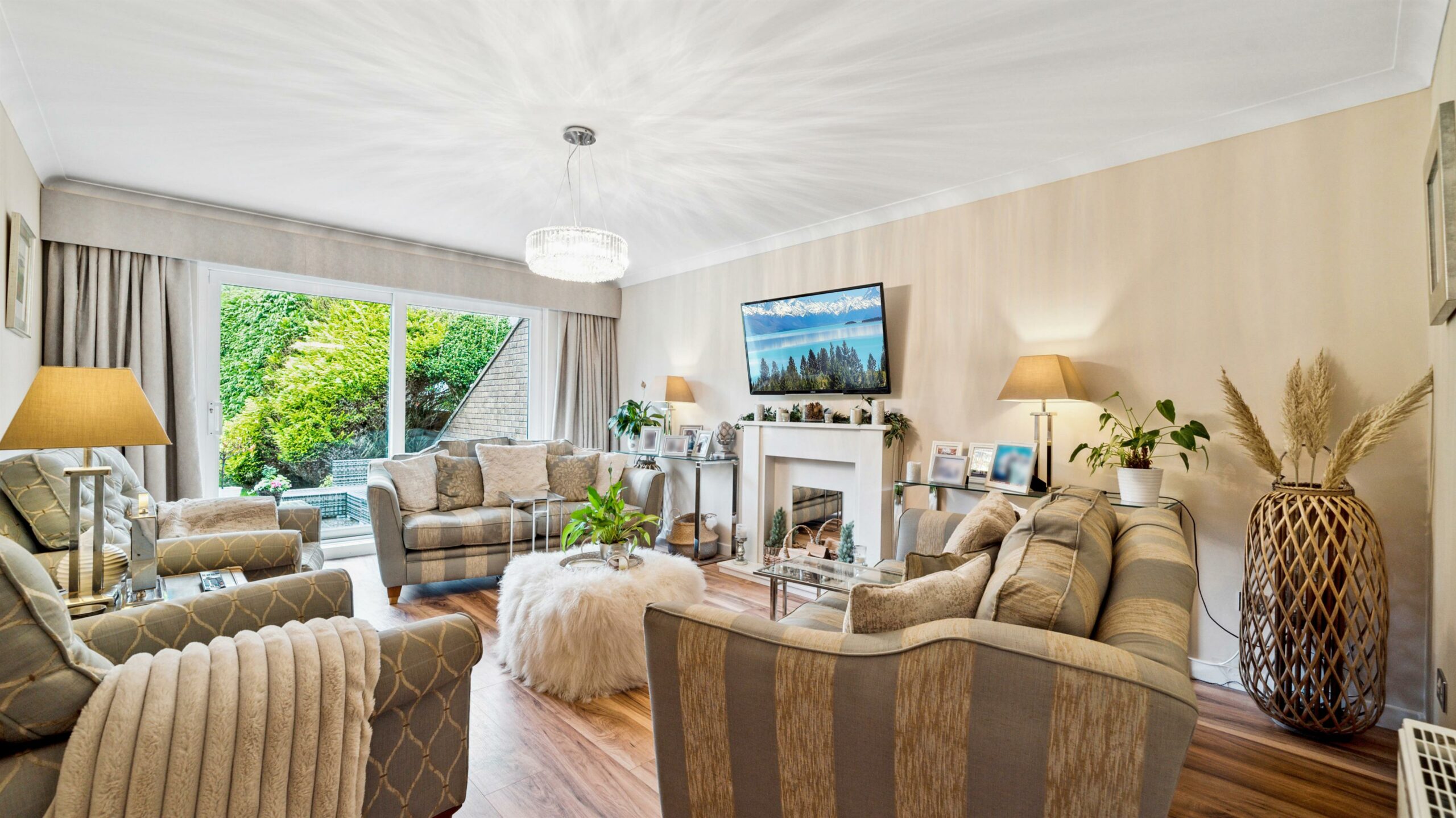 2 Humbie Gate, Newton Mearns Corum Property