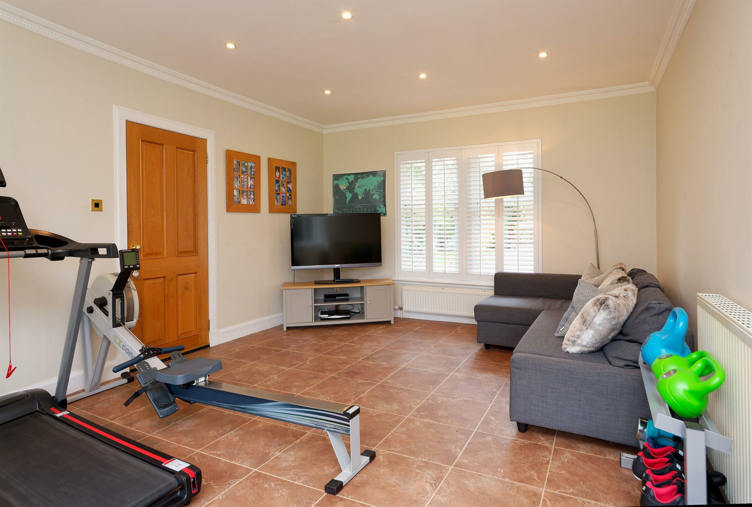 Bowfell, 52 Peel Road, Thorntonhall Corum Property