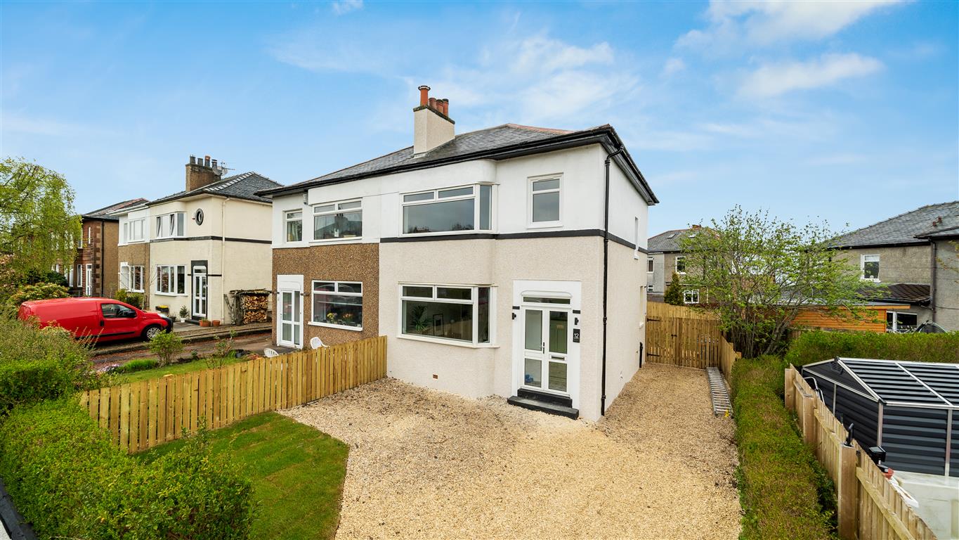 12 Campsie Gardens, Clarkston Corum Property