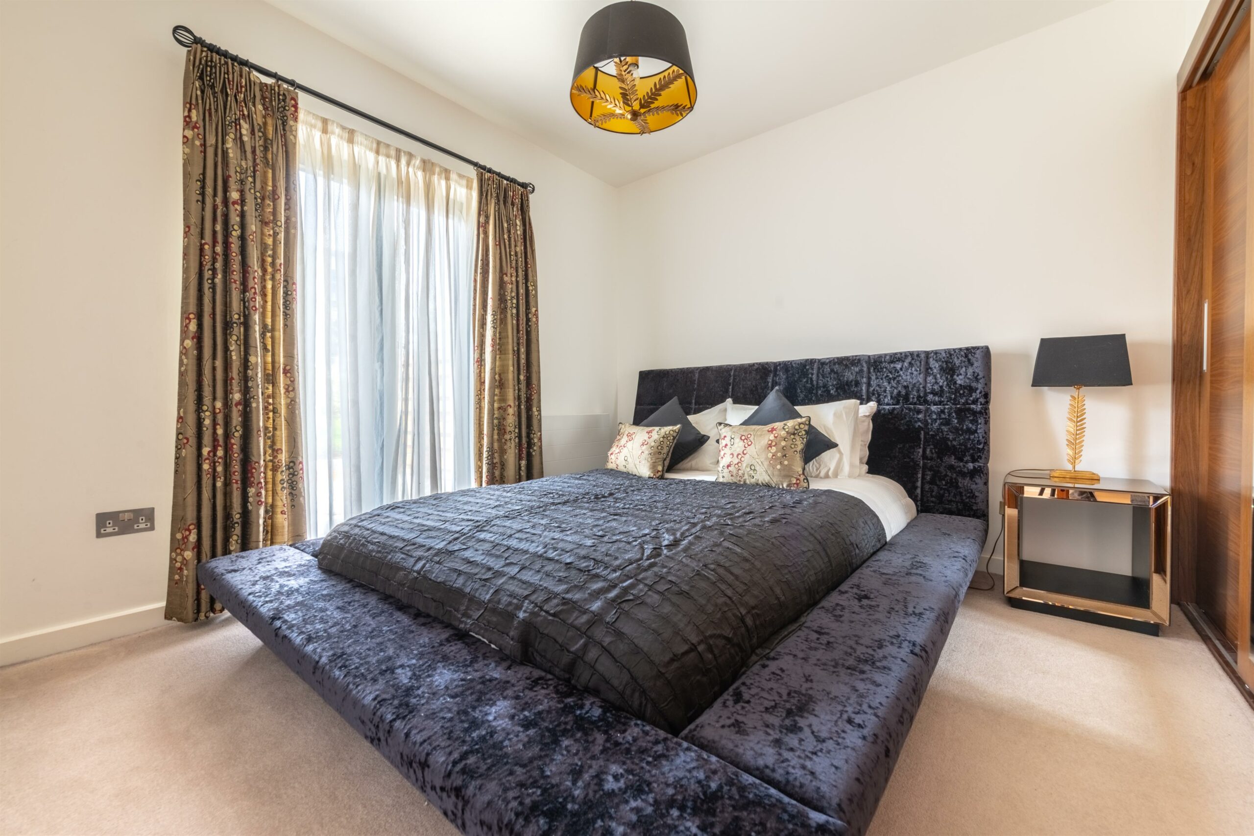 Buchanan Gardens, 7 Bath Street, Glasgow Corum Property