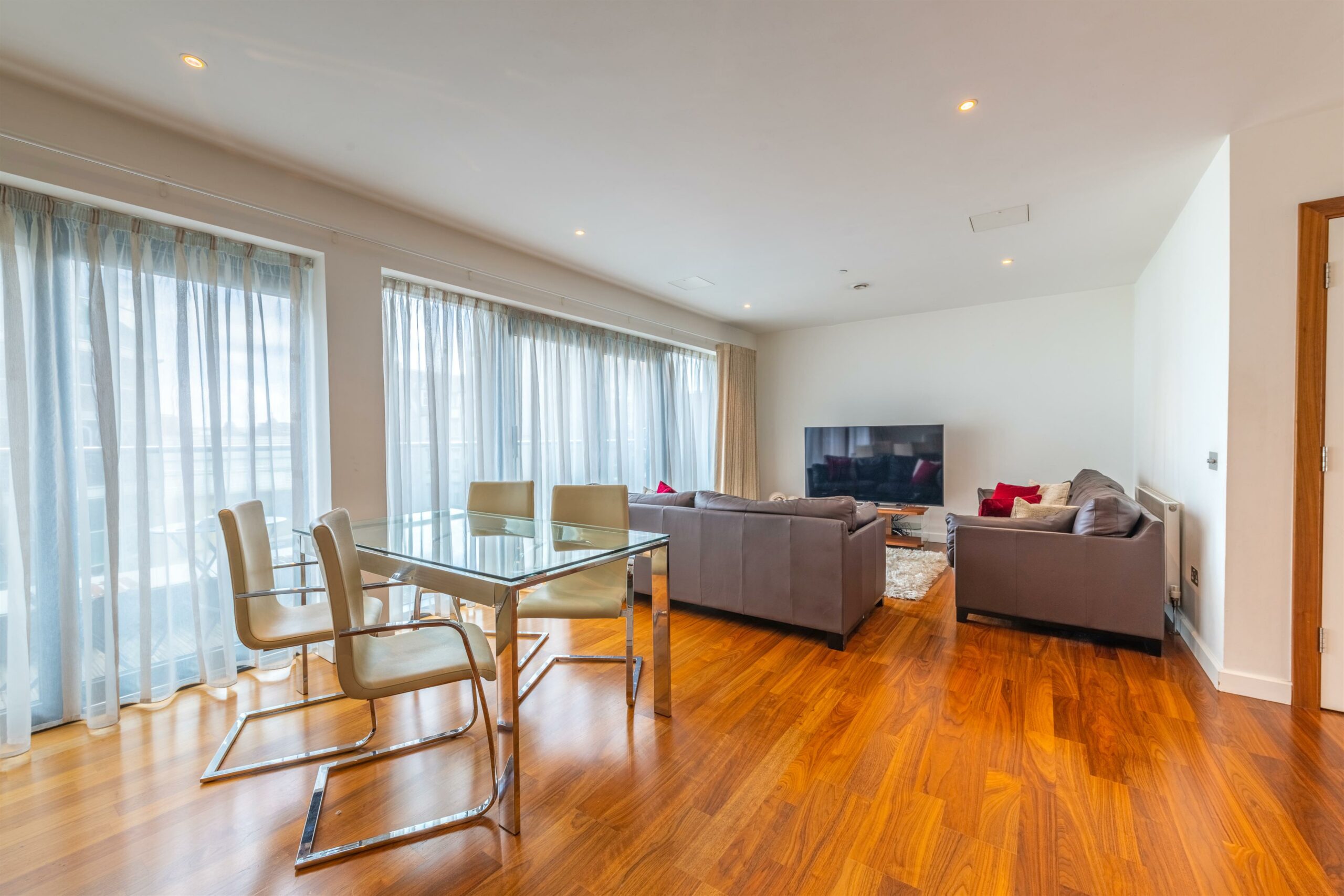 Buchanan Gardens, 7 Bath Street, Glasgow Corum Property