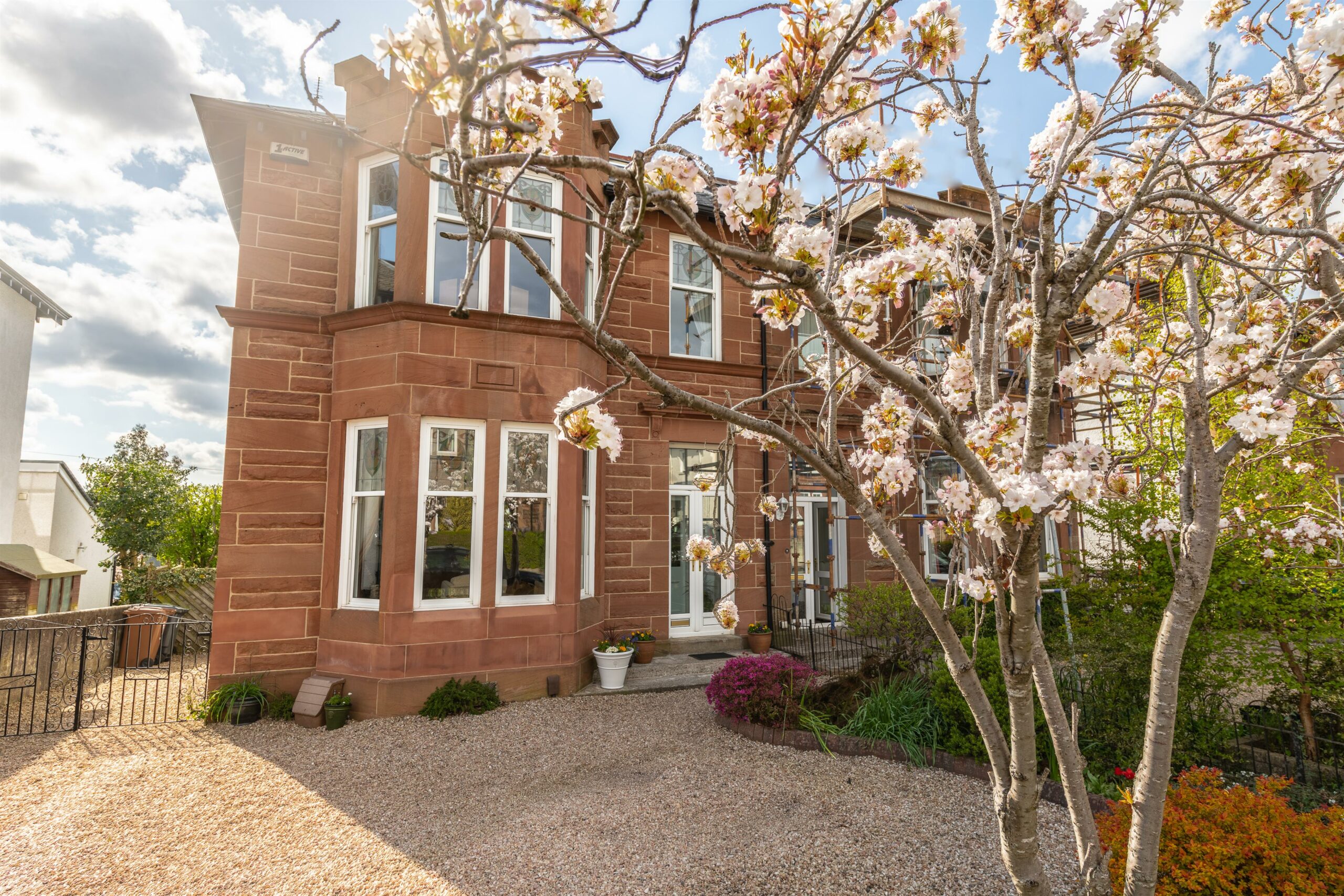 9 Eastwood Avenue, Giffnock Corum Property