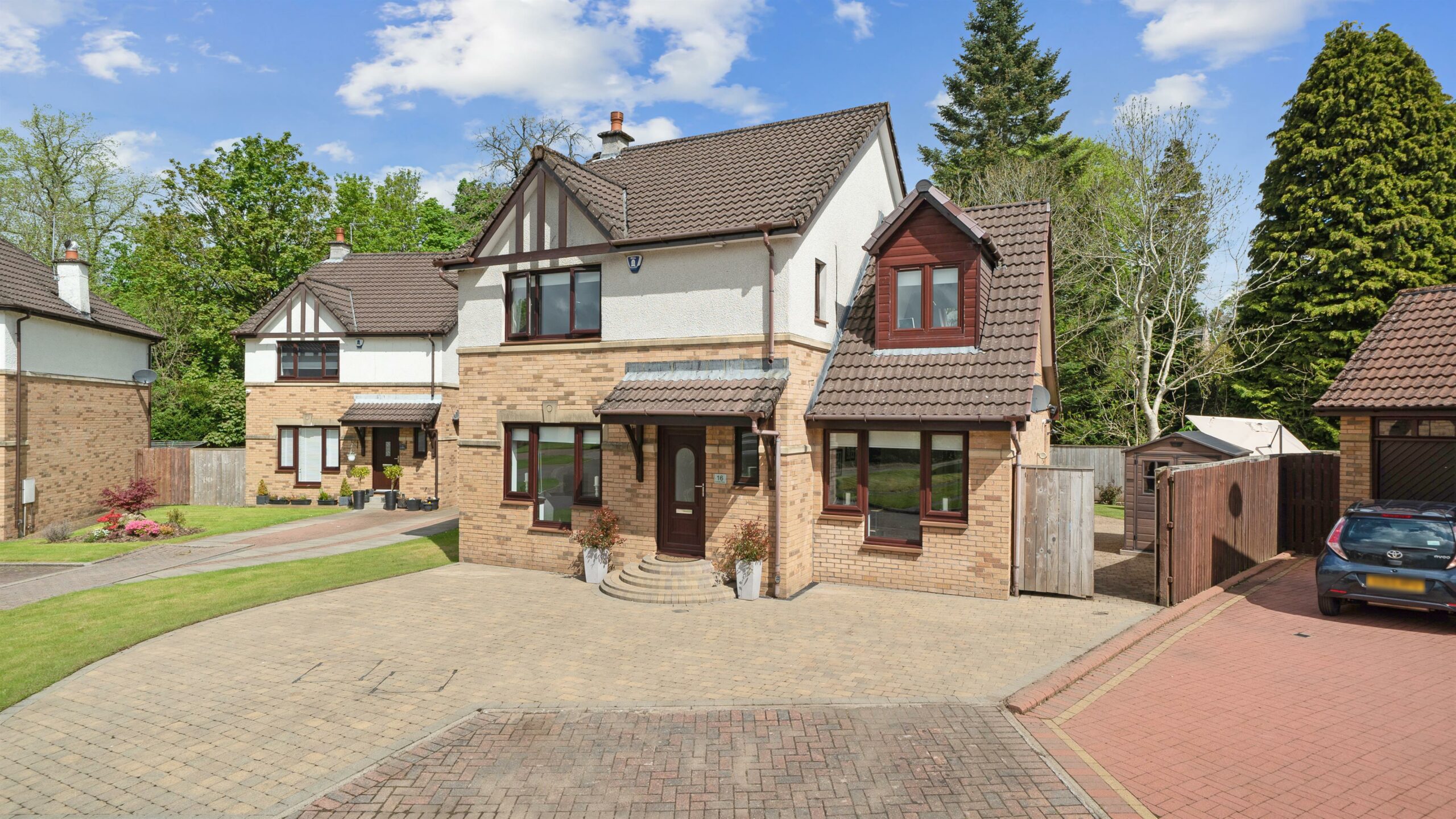 16 Dunkeld Place, Newton Mearns Corum Property