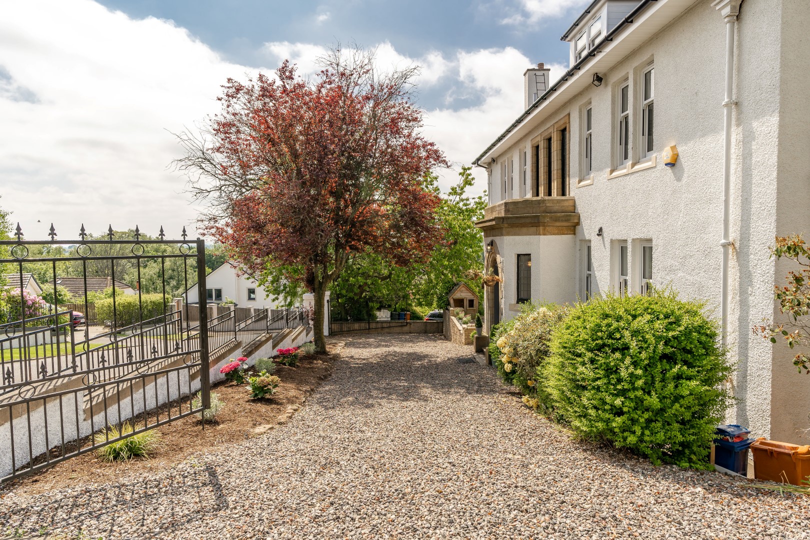 Dumgoyne, 10 Briarwell Road, Milngavie, G62 6AQ Corum Property