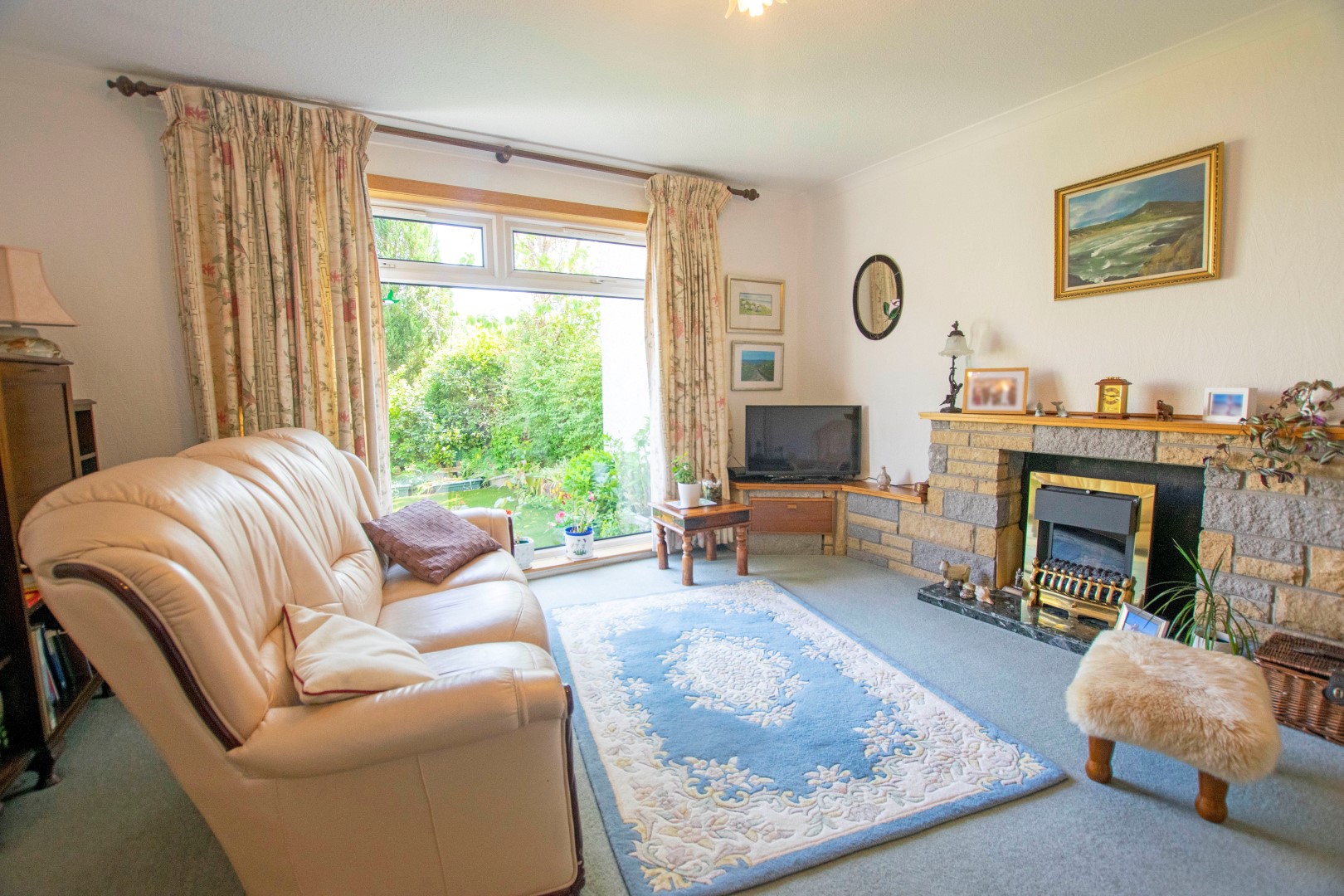 53 Allander Road, Milngavie G62 8PN Corum Property