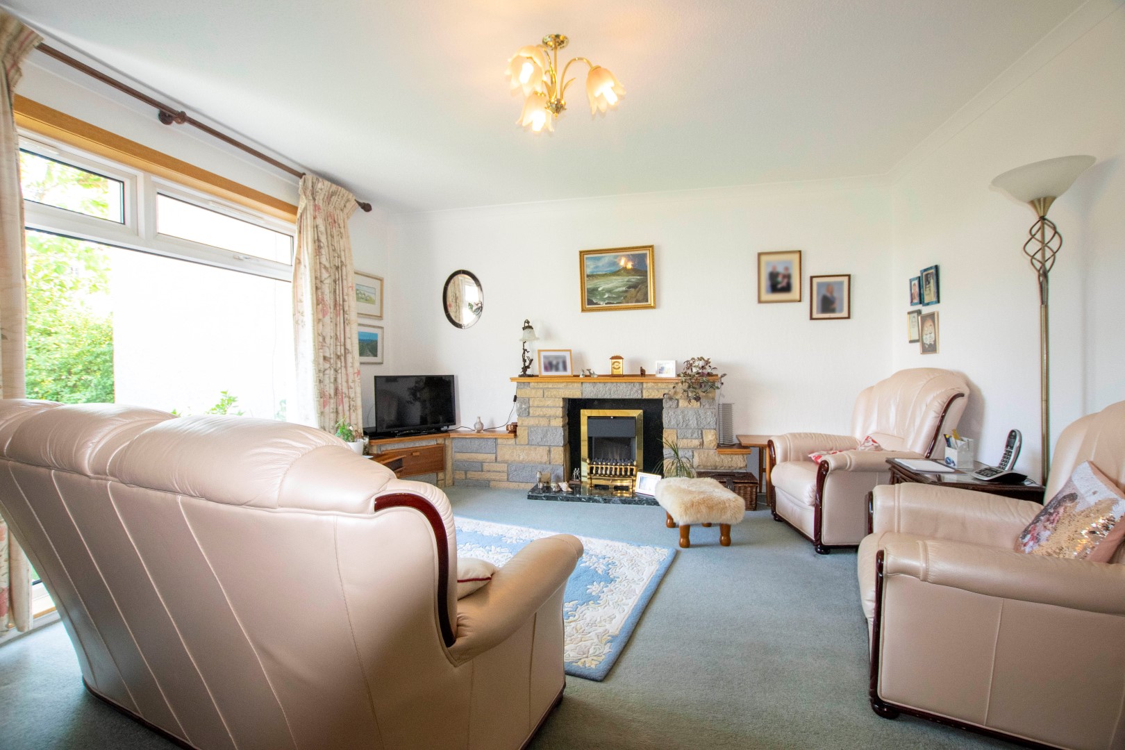 53 Allander Road, Milngavie G62 8PN Corum Property