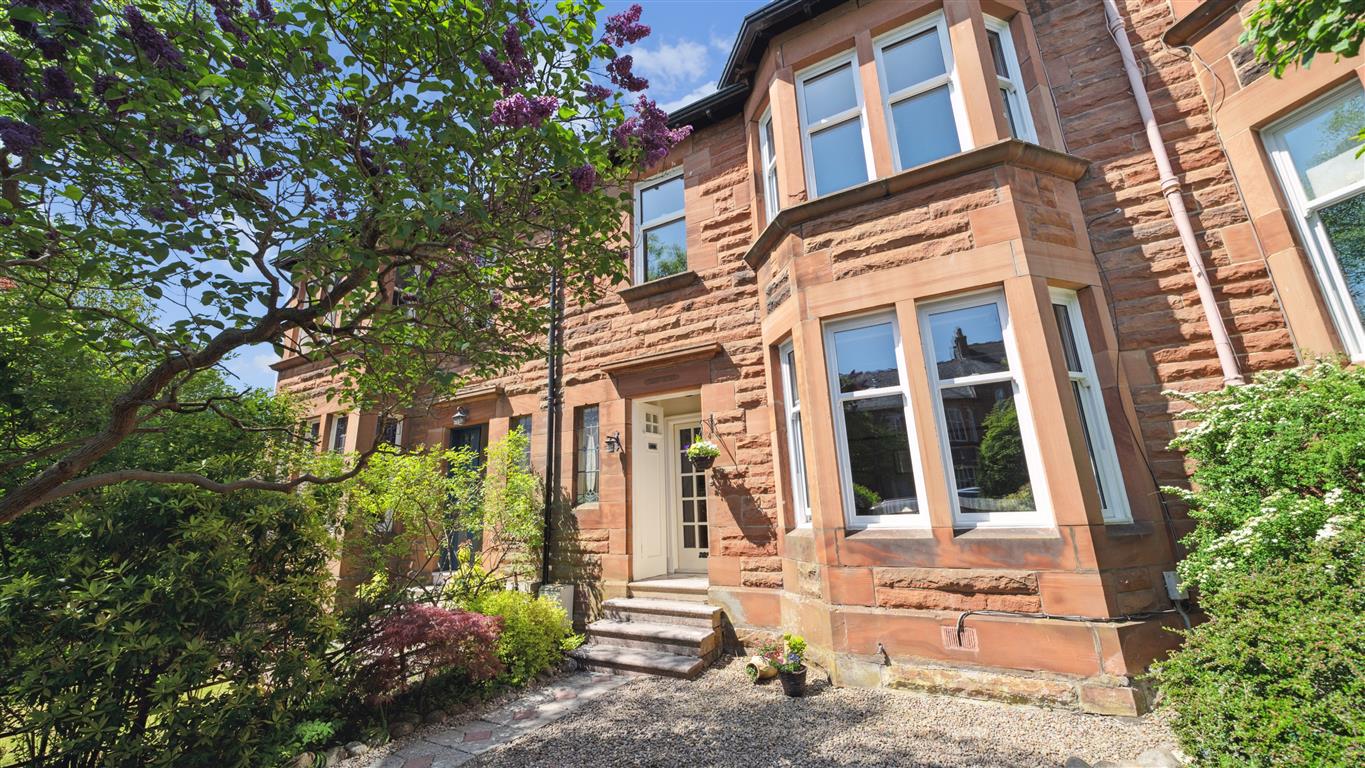 4 Williamwood Park, Netherlee Corum Property