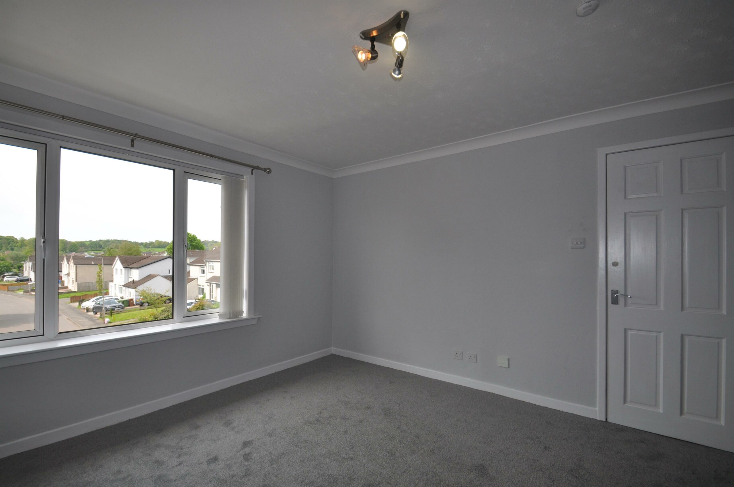 37 Invergarry Quadrant, Deaconsbank Corum Property