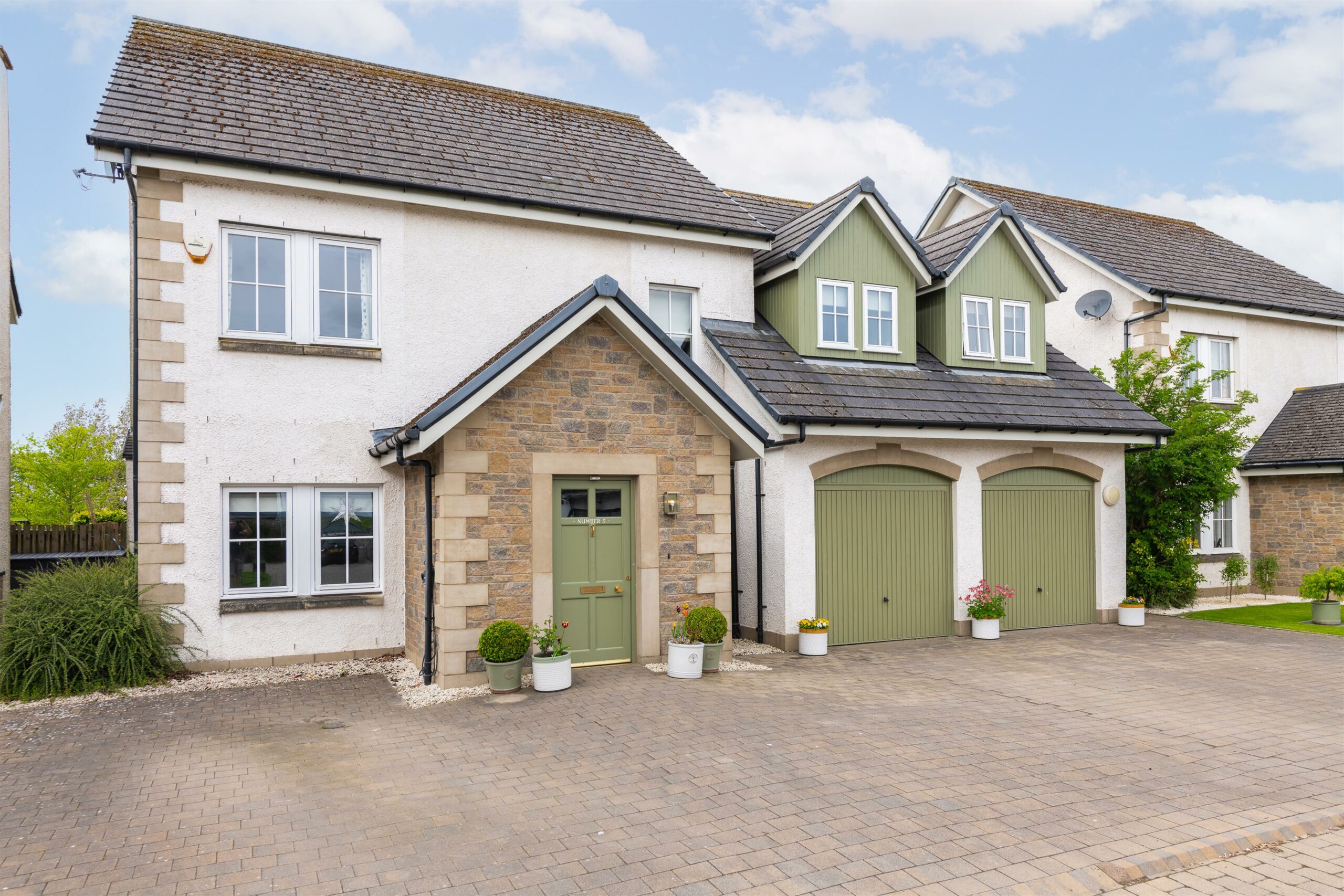 5 Barronsfield Grange, Newton Mearns Corum Property
