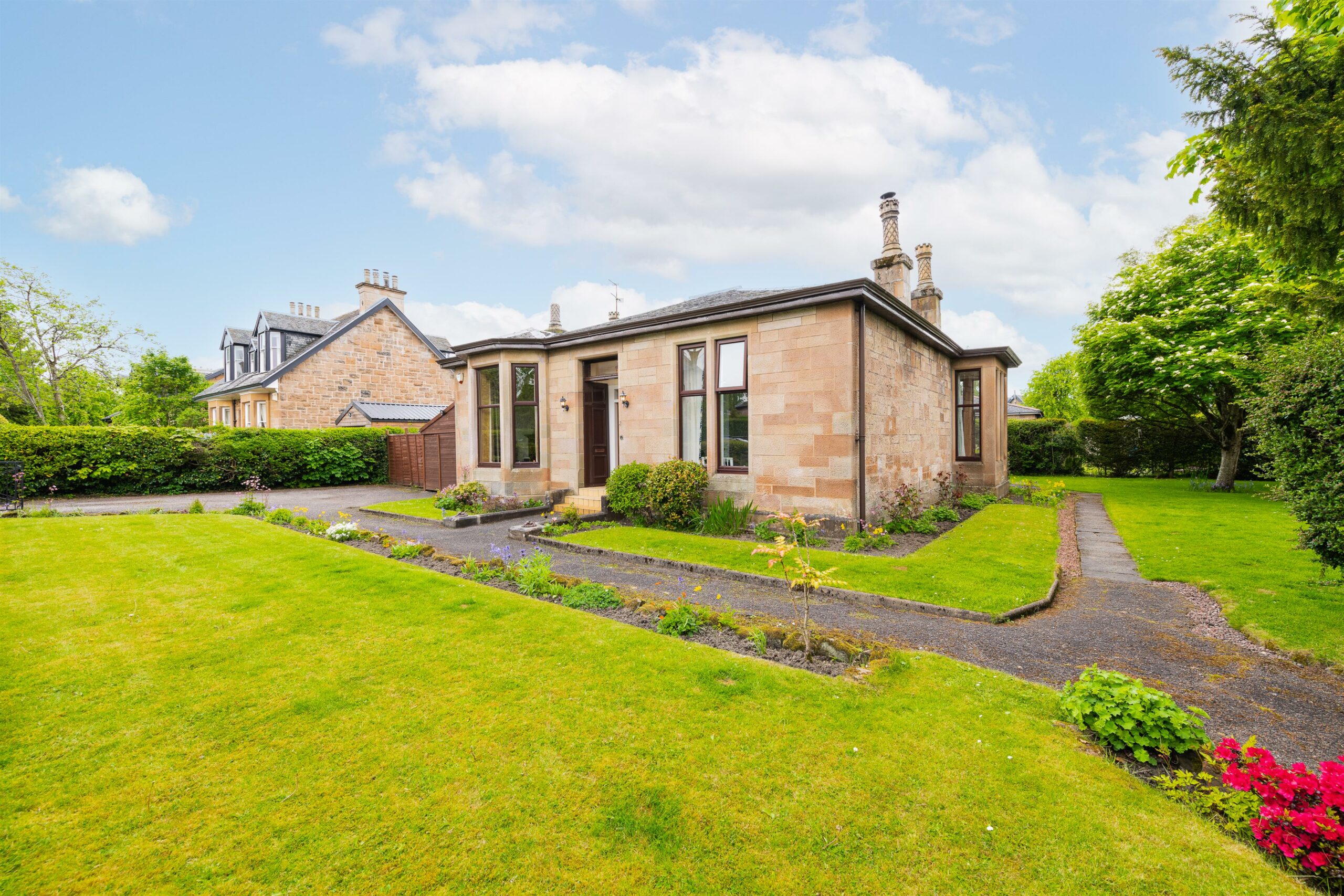 2 Elliot Avenue, Giffnock Corum Property