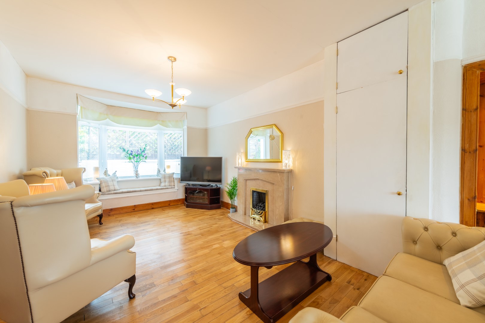 41 Douglas Park Crescent, Bearsden, G61 3DP Corum Property