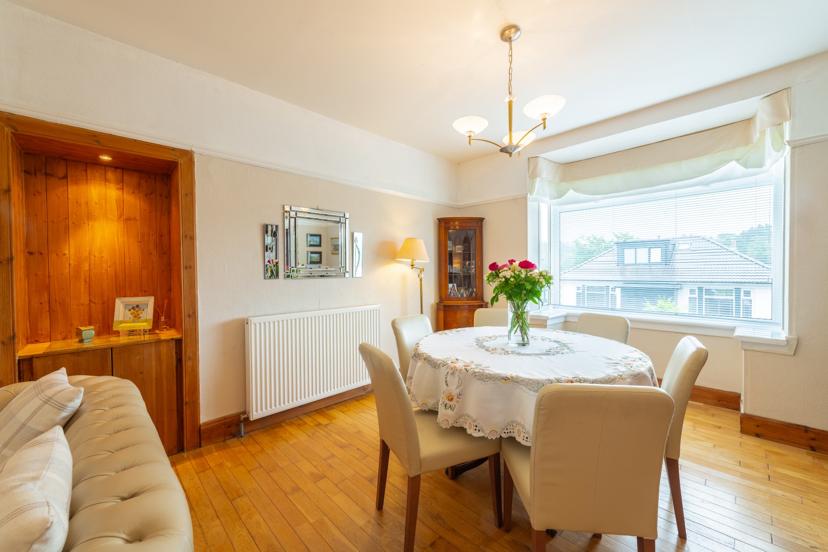 41 Douglas Park Crescent, Bearsden, G61 3DP Corum Property