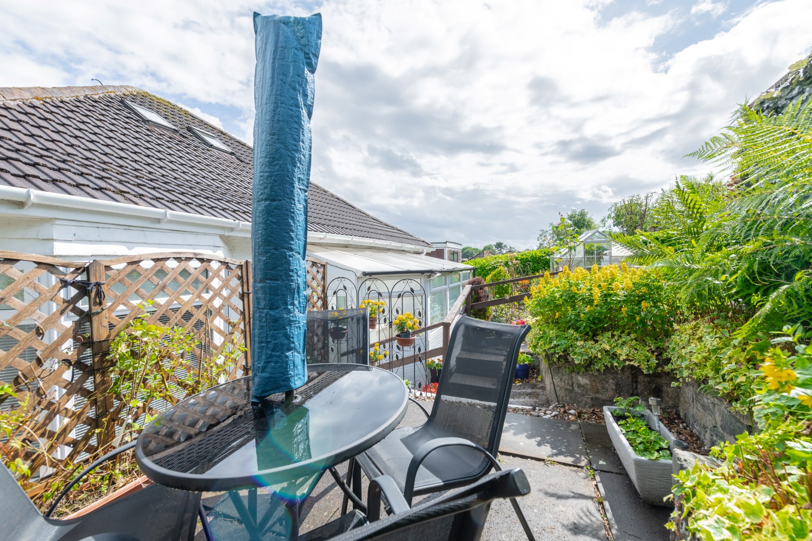 41 Douglas Park Crescent, Bearsden, G61 3DP Corum Property