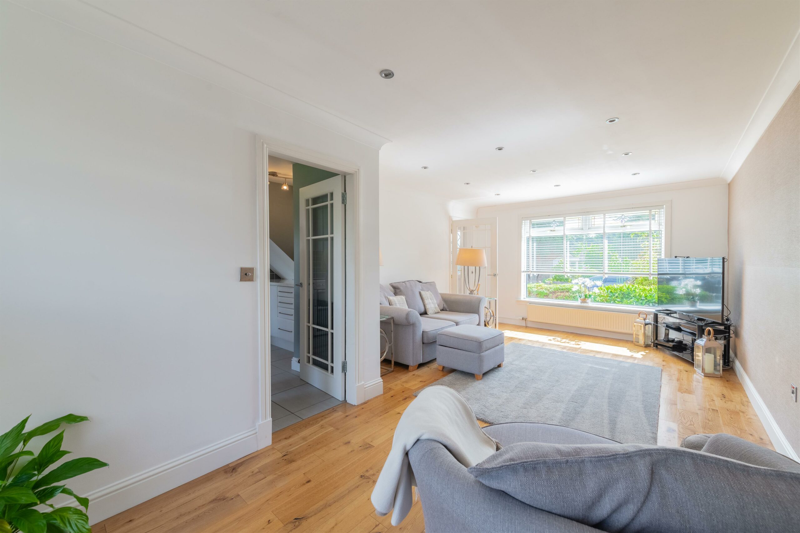 208 Harvie Avenue, Newton Mearns Corum Property