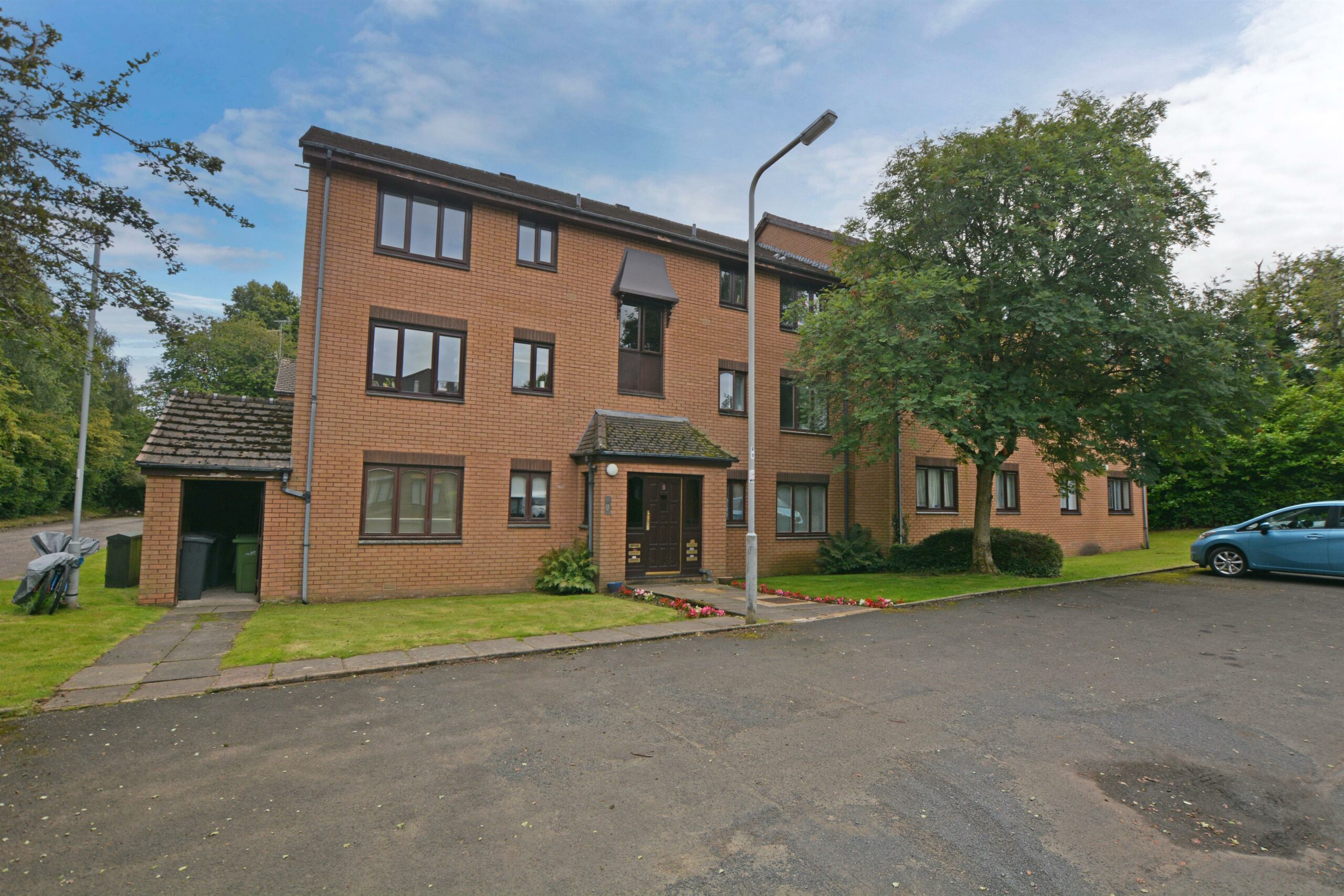 Burnfield Gardens, Giffnock Corum Property