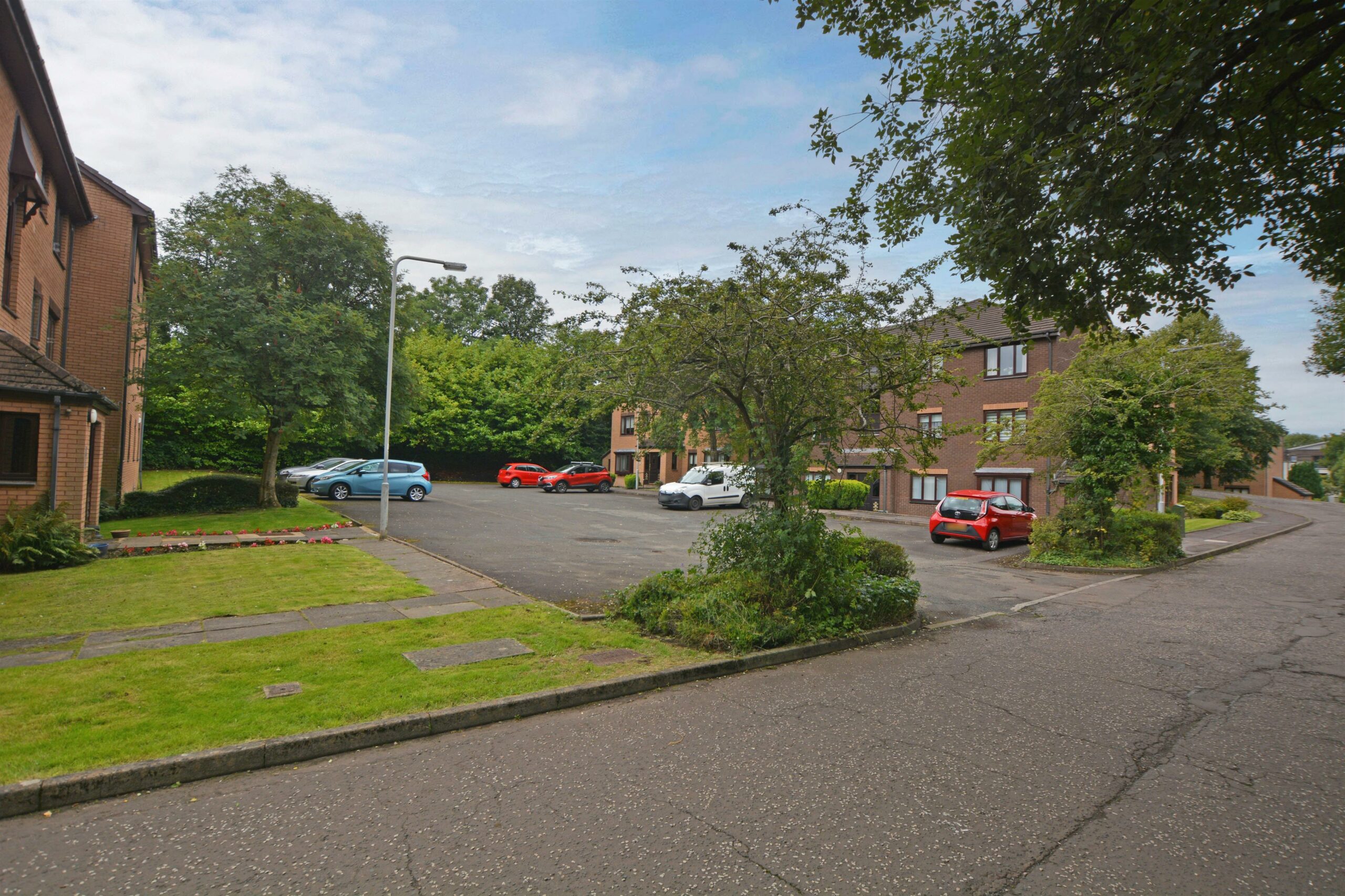 Burnfield Gardens Giffnock Corum Property