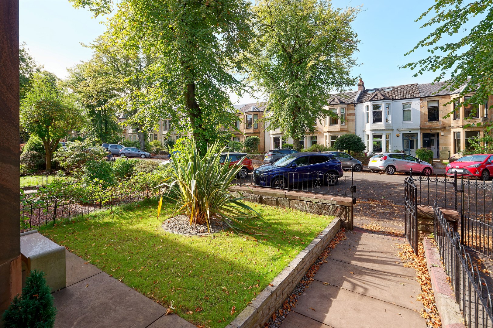 40 Rowallan Gardens Broomhill G11 7LJ Corum Property