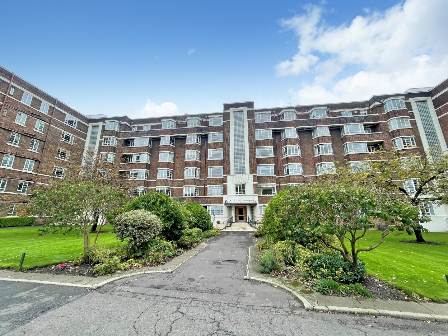 79 Kelvin Court Claythorn G12 0AQ Corum Property