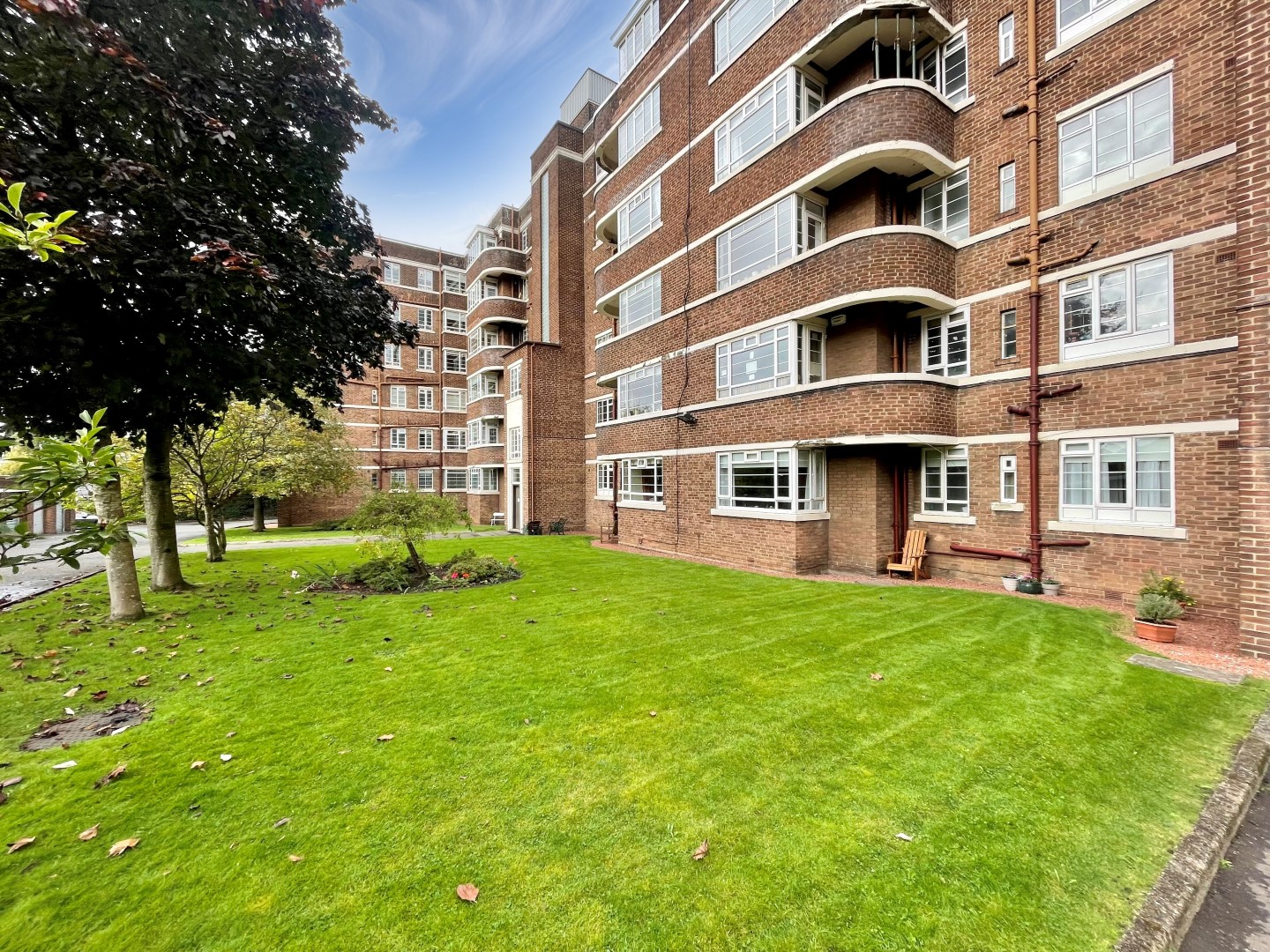 79 Kelvin Court Claythorn G12 0AQ Corum Property