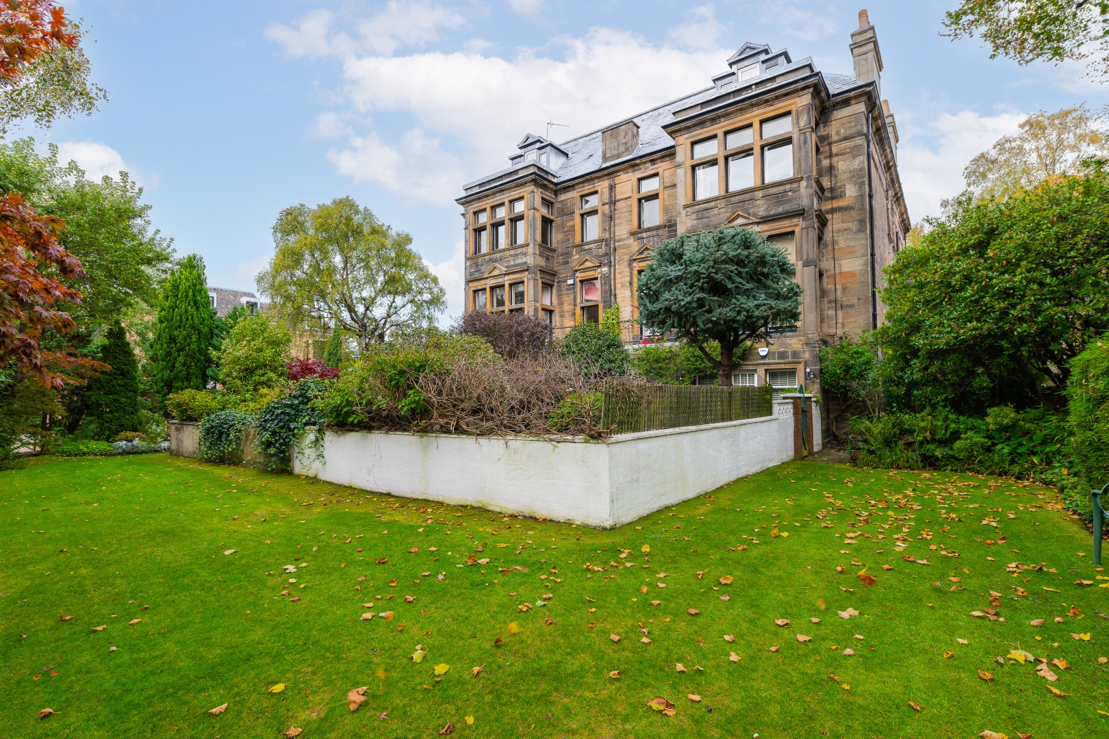 B2 60 Cleveden Drive Kelvinside G12 0NX Corum Property