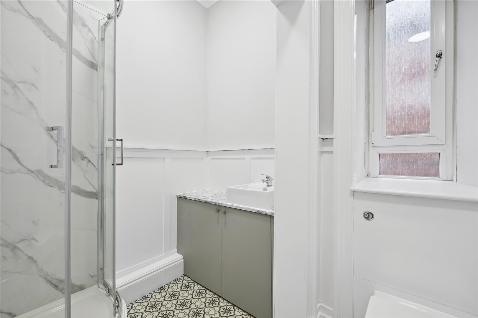 1/2, 2 Ettrick Place, Shawlands, G43 1UB Corum Property