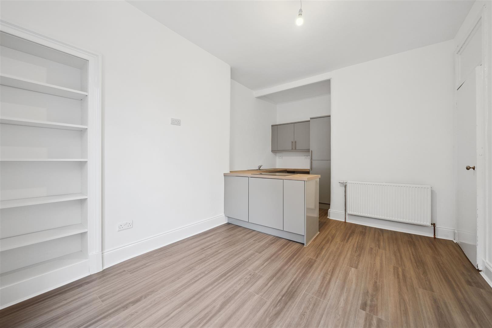 1/2, 2 Ettrick Place, Shawlands, G43 1UB Corum Property