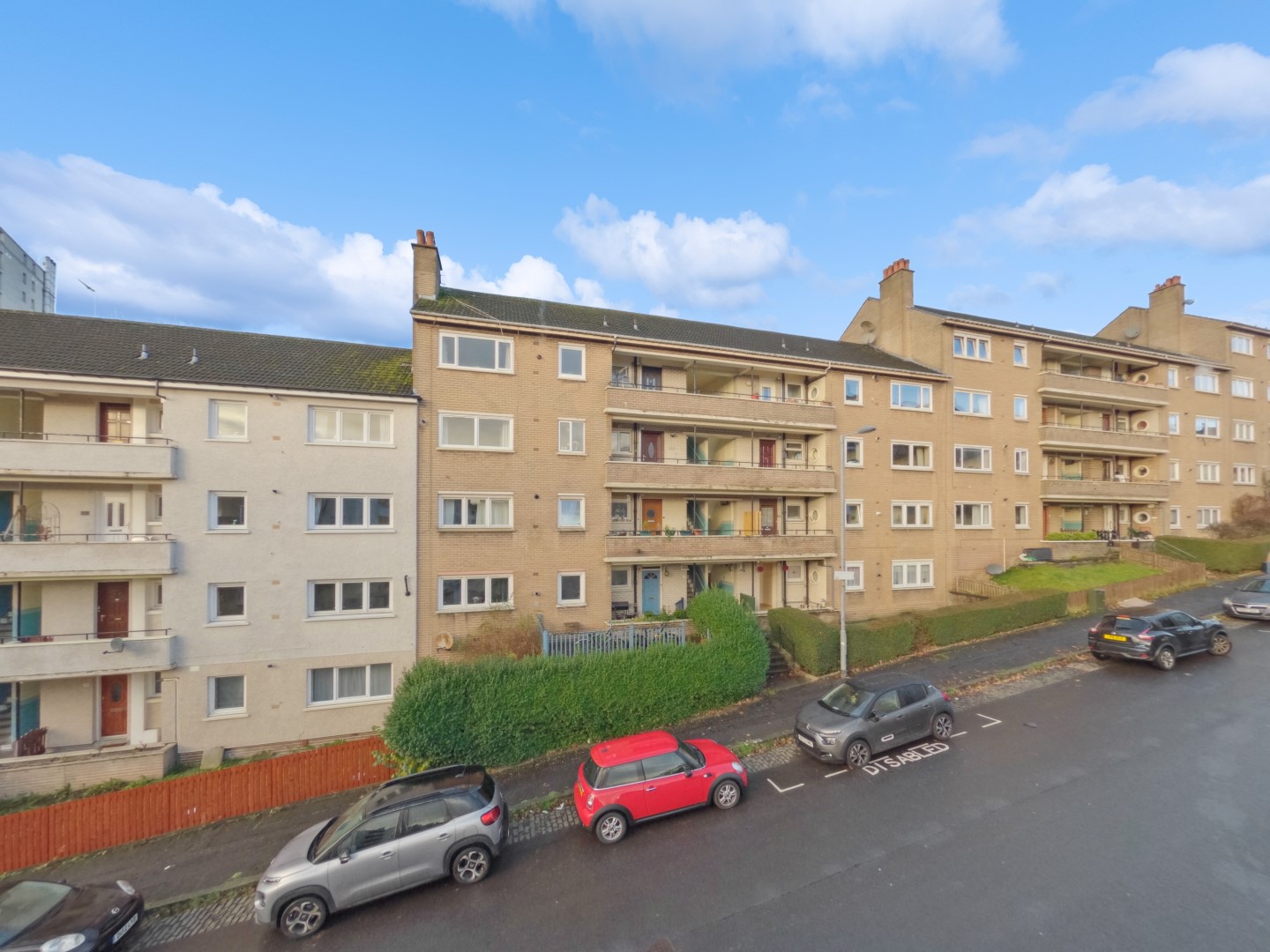 3/2 77 Thornwood Drive, Thornwood, G11 7US Corum Property