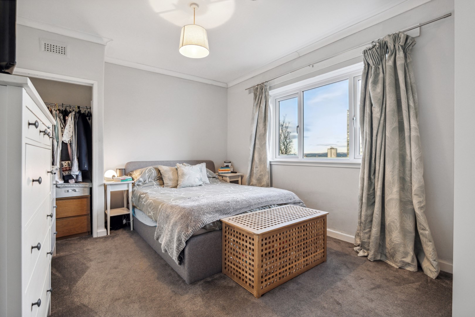 3/2 77 Thornwood Drive, Thornwood, G11 7US Corum Property